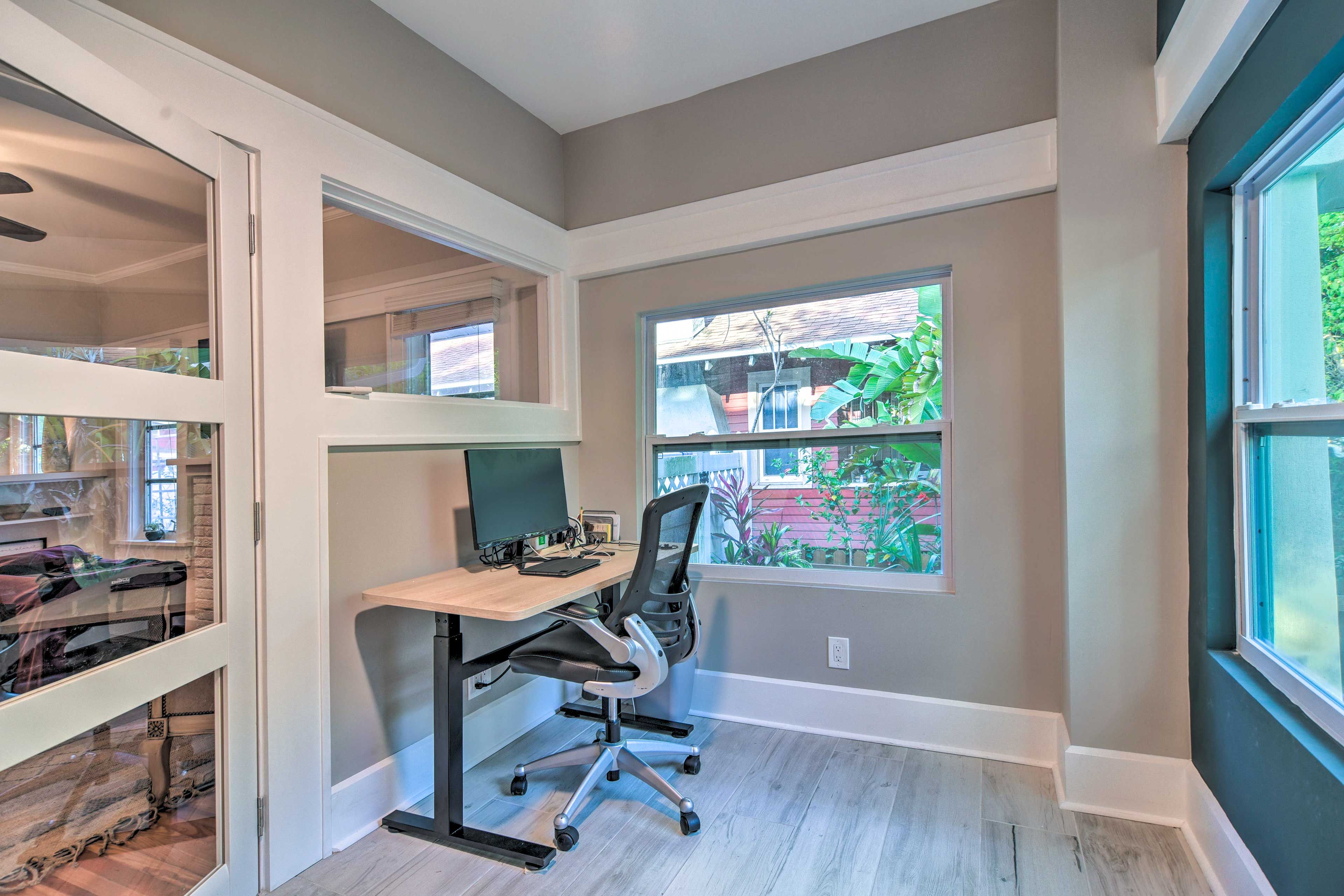 Office | Desk | Computer Monitor