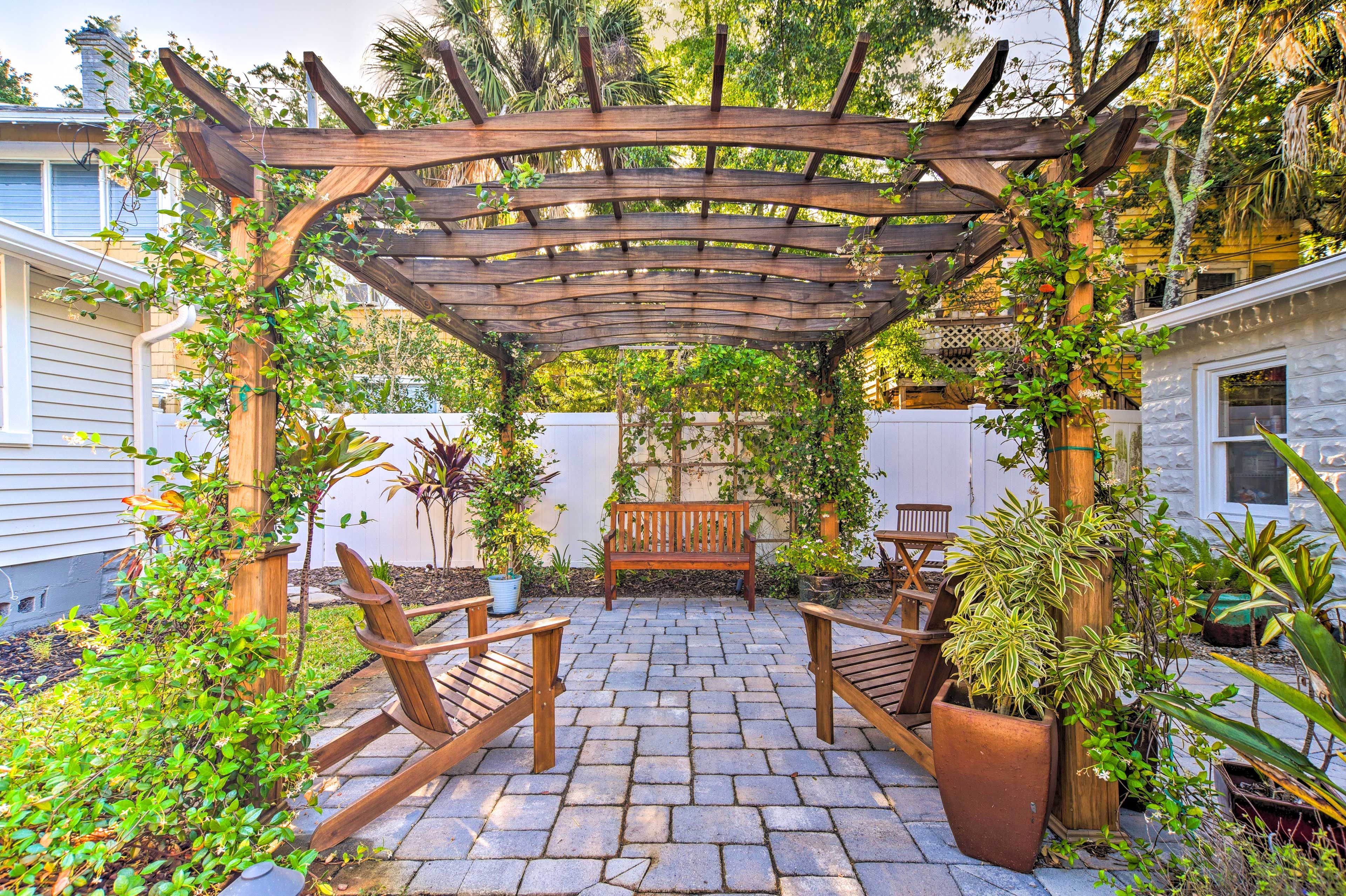 St. Petersburg Vacation Rental | 3BR | 2BA | Steps Required | 1,100 Sq Ft