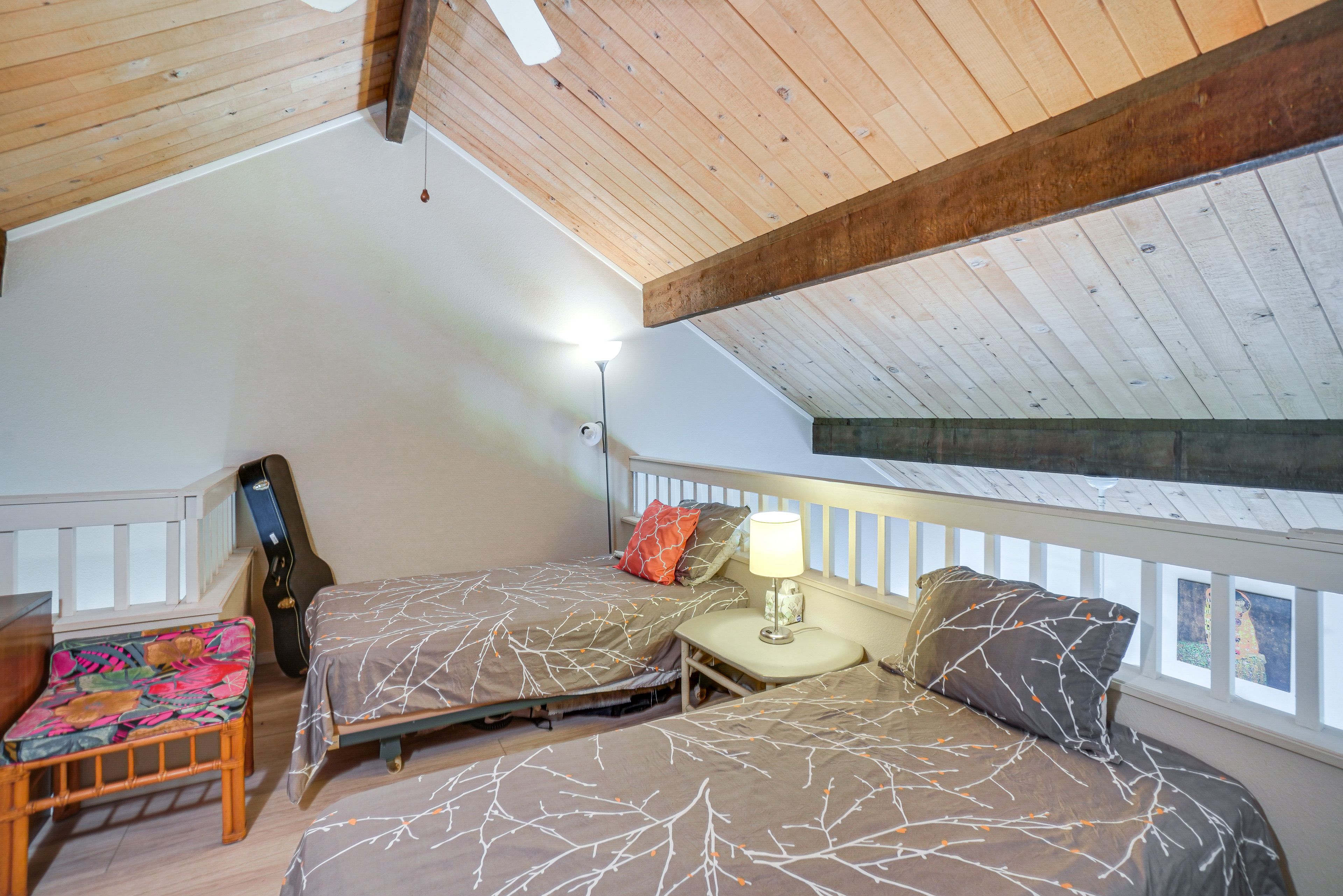 Loft | 2 Twin Beds (Convertible to a King) | Pack 'n Play