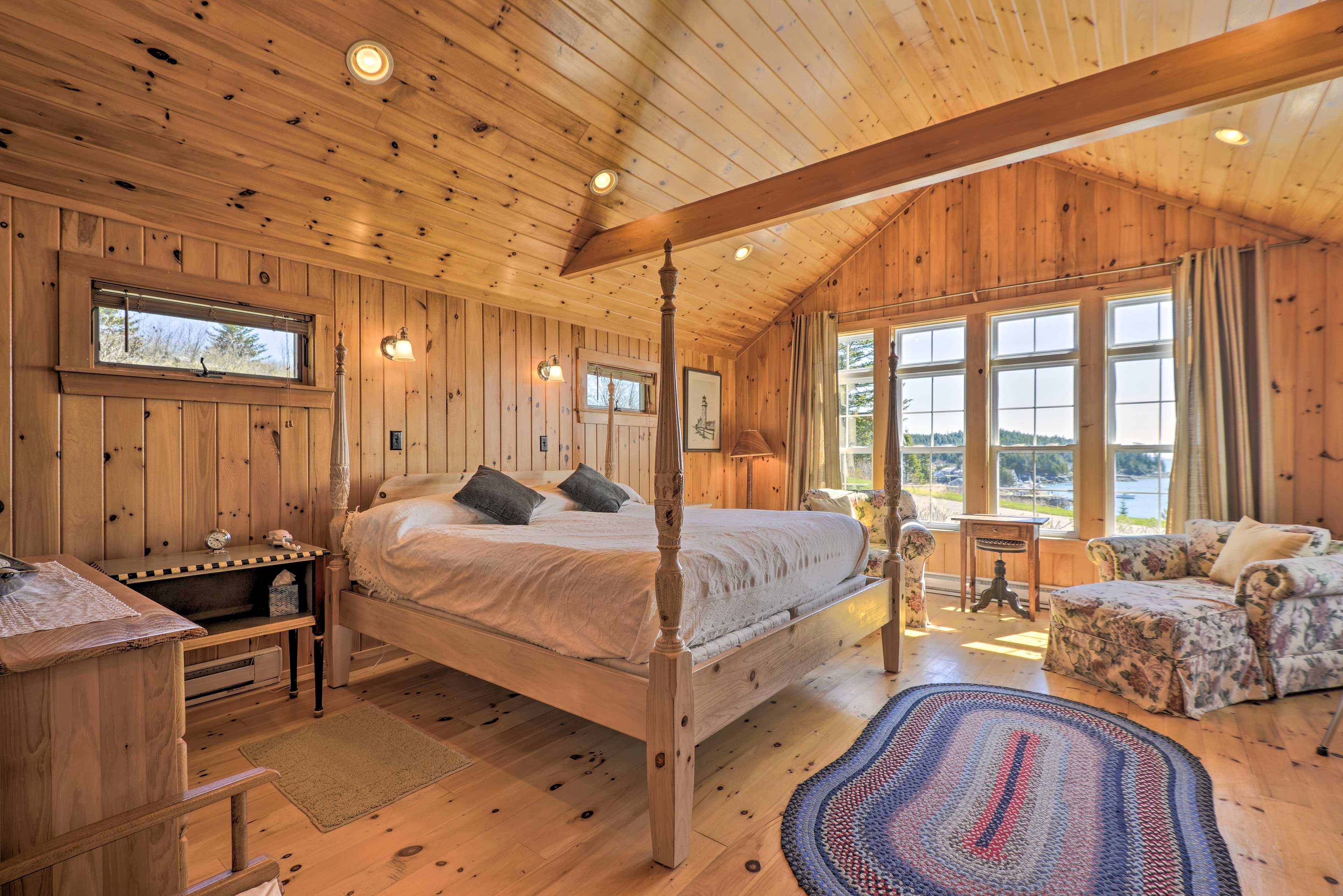 Bedroom 1 | King Bed