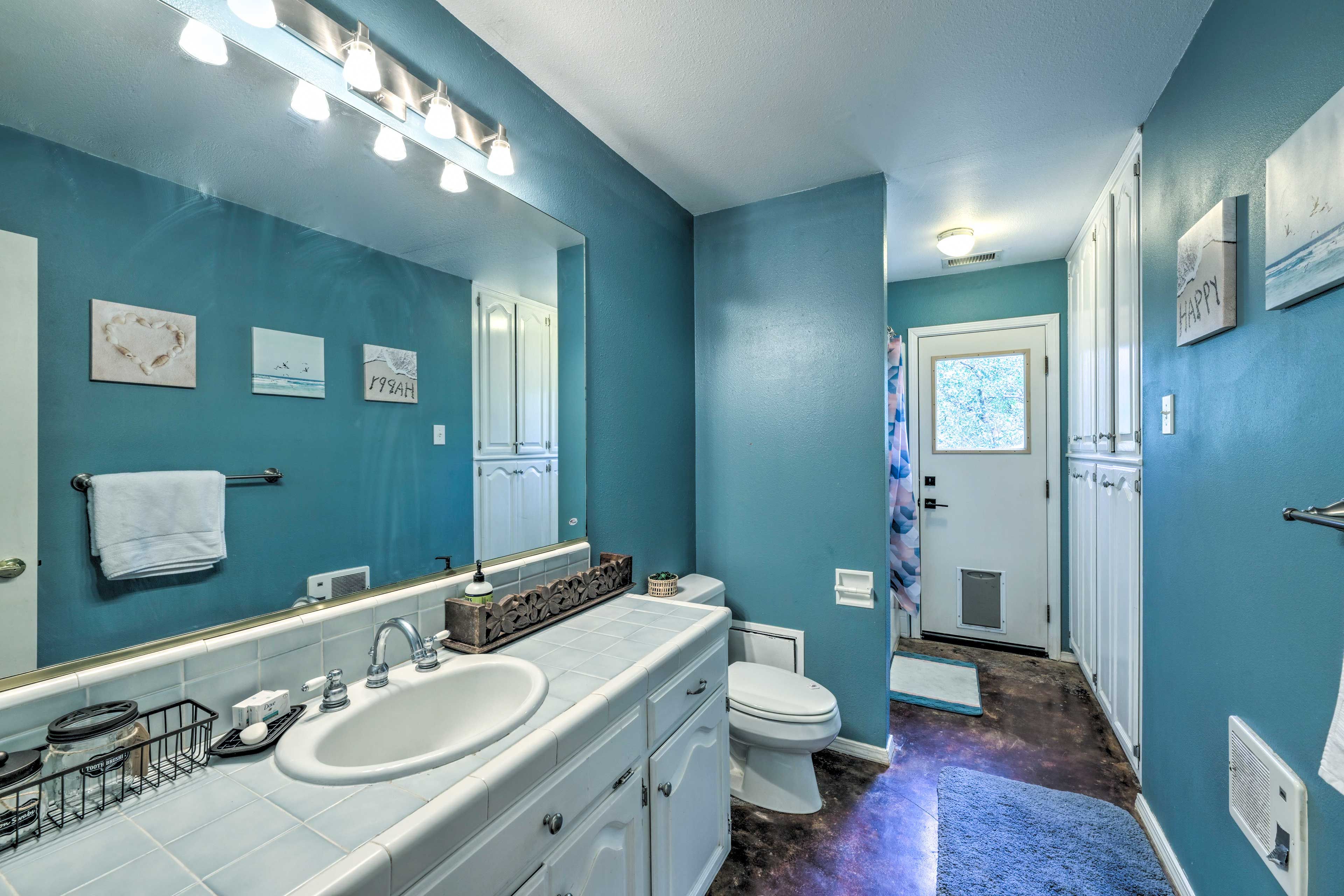 Full Bathroom