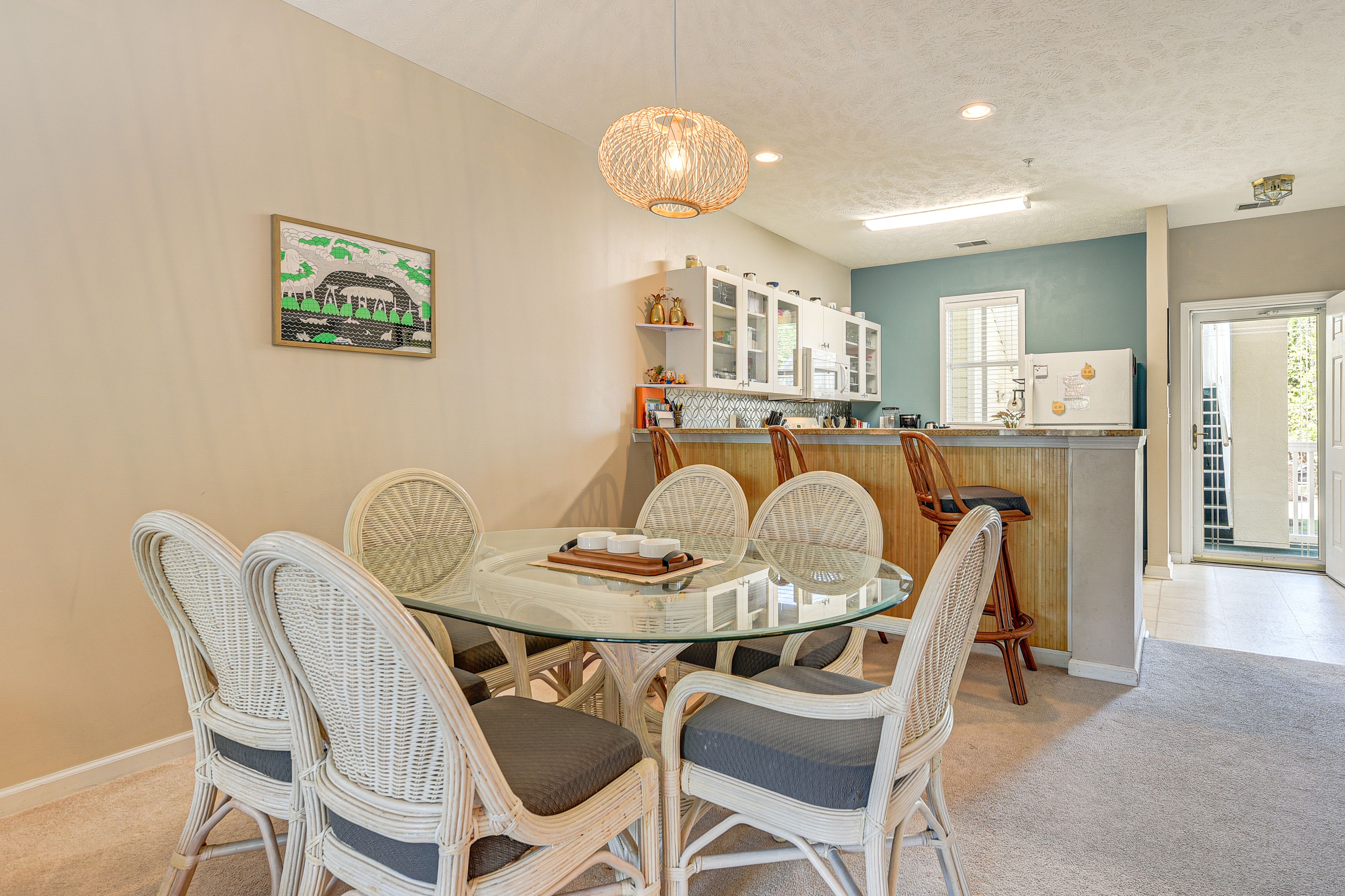 Kitchen | Dining Area