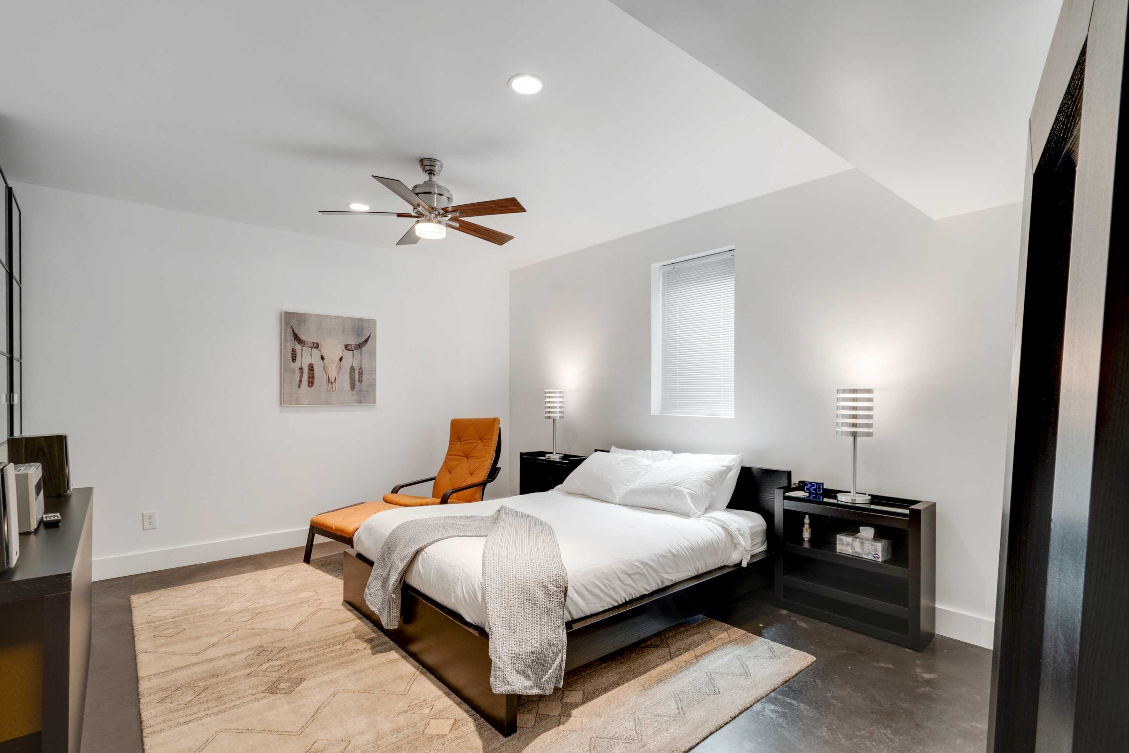 Bedroom | Lower Level | Queen Bed