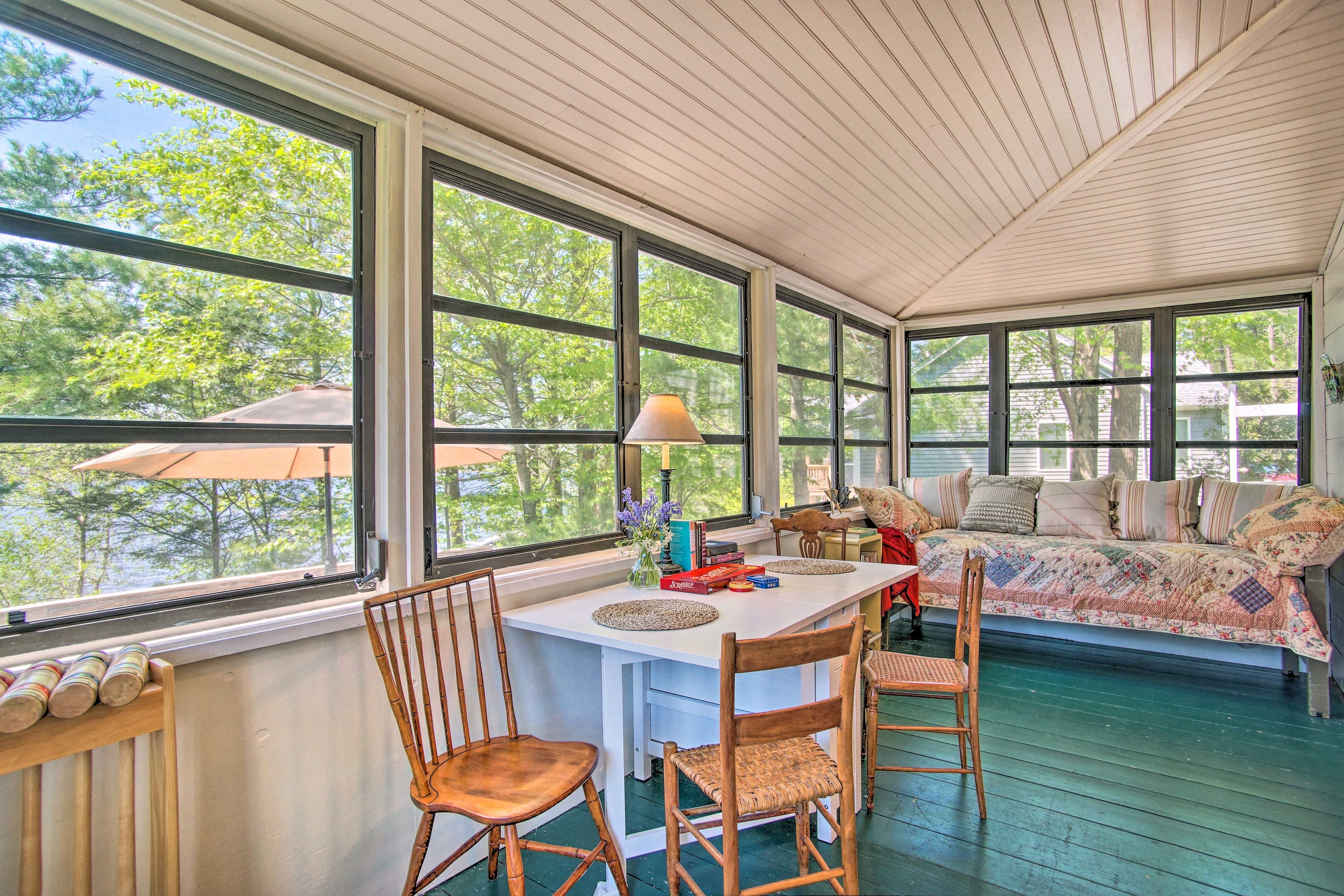 Sunroom | Twin Daybed | Books | Board Games