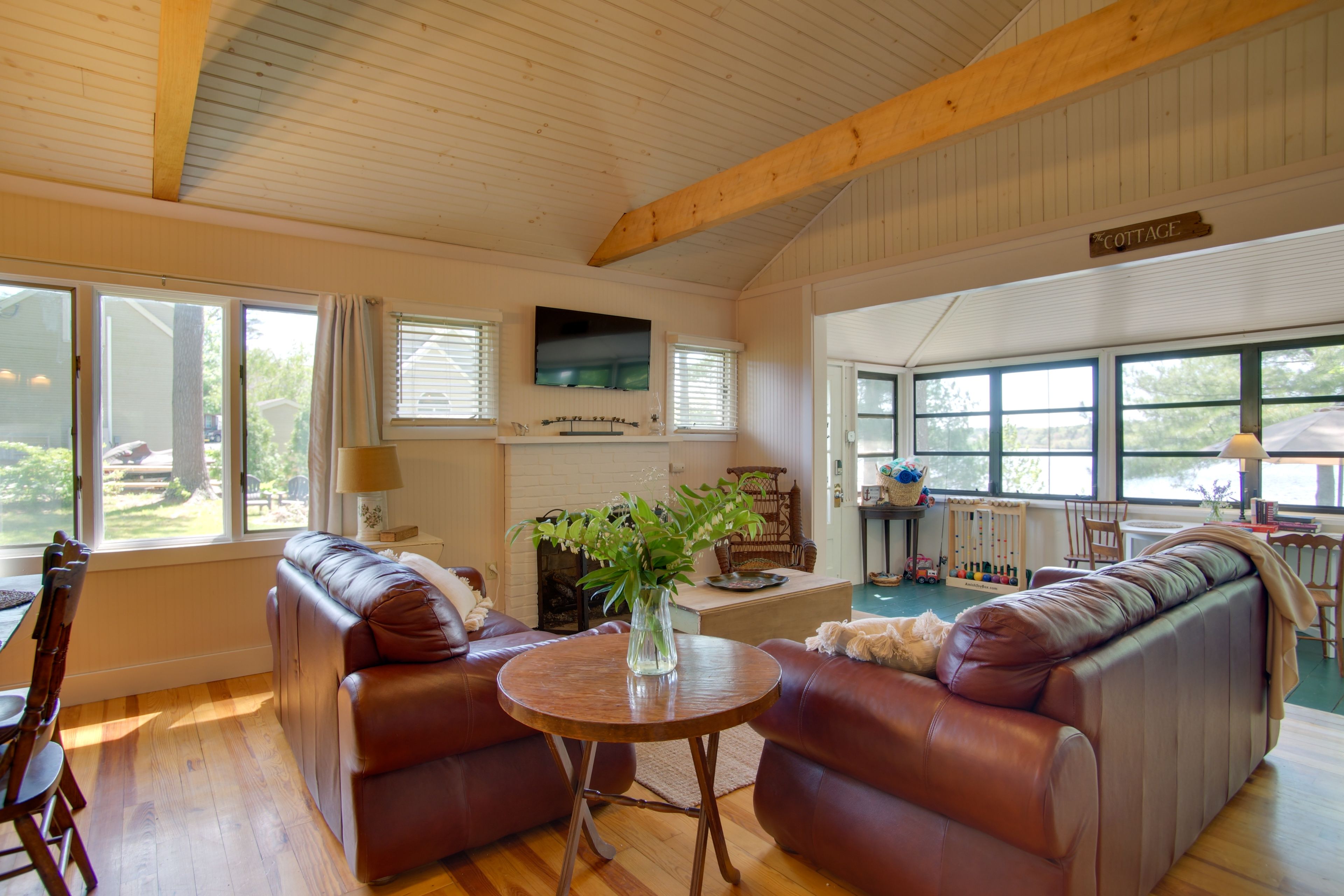 Living Room | Smart TV | Wood-Burning Fireplace