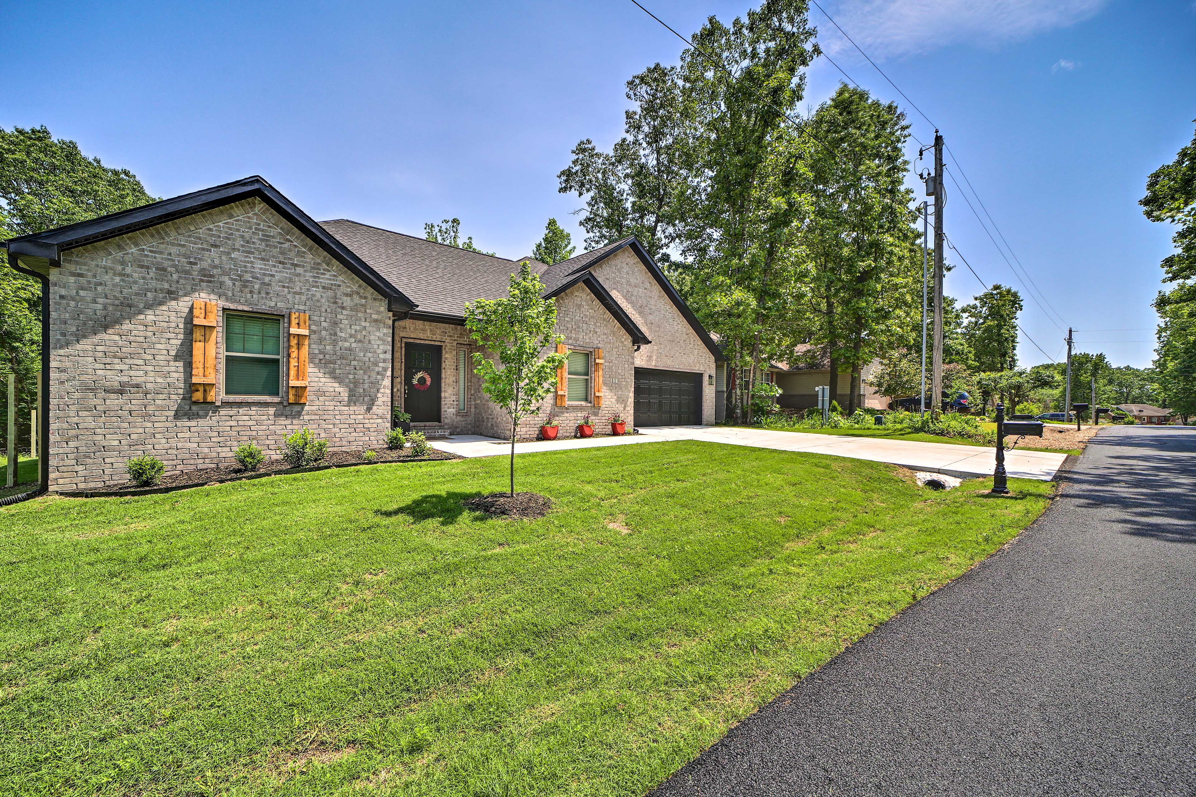 Home Exterior | Single Story