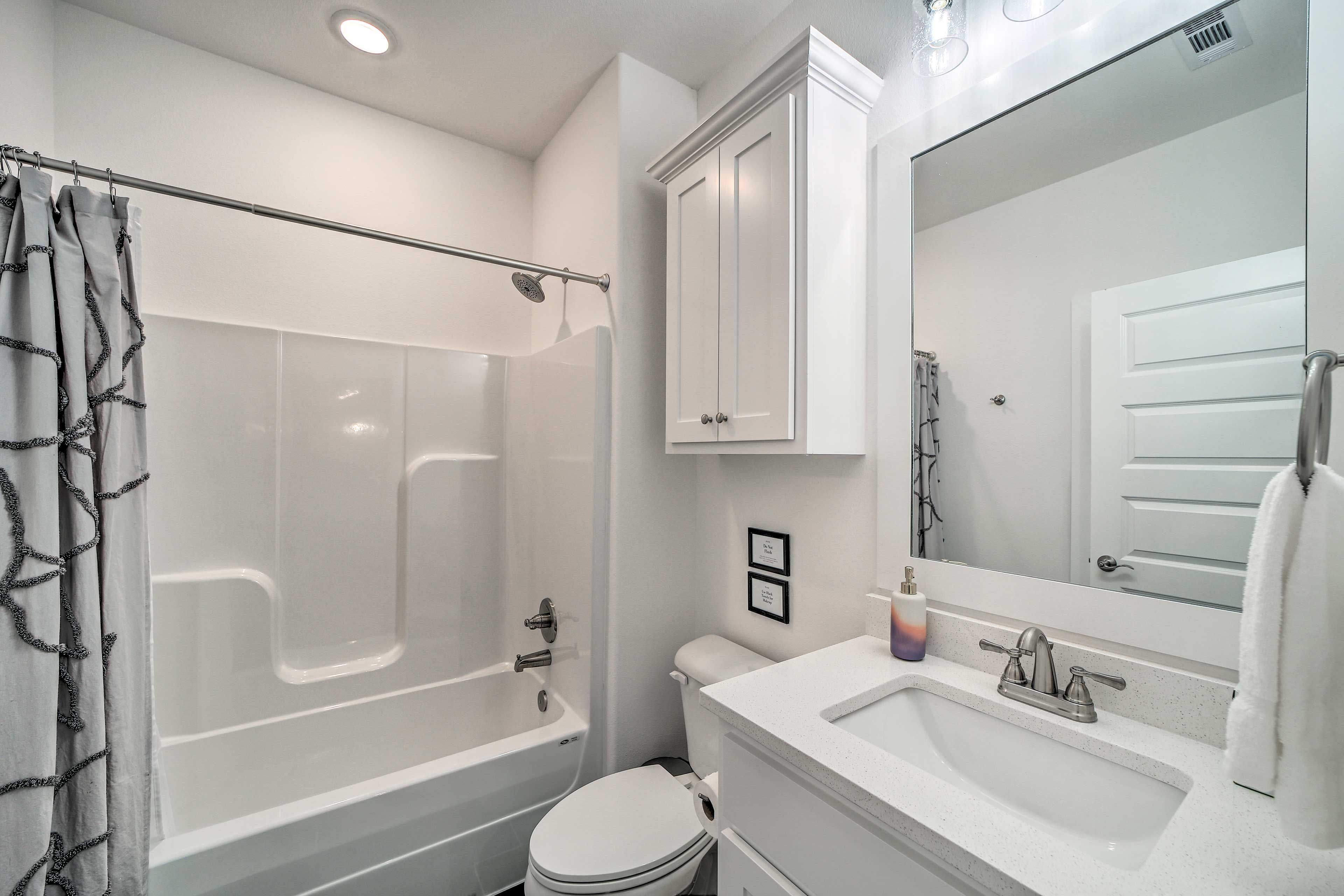Full Bathroom | Hair Dryer
