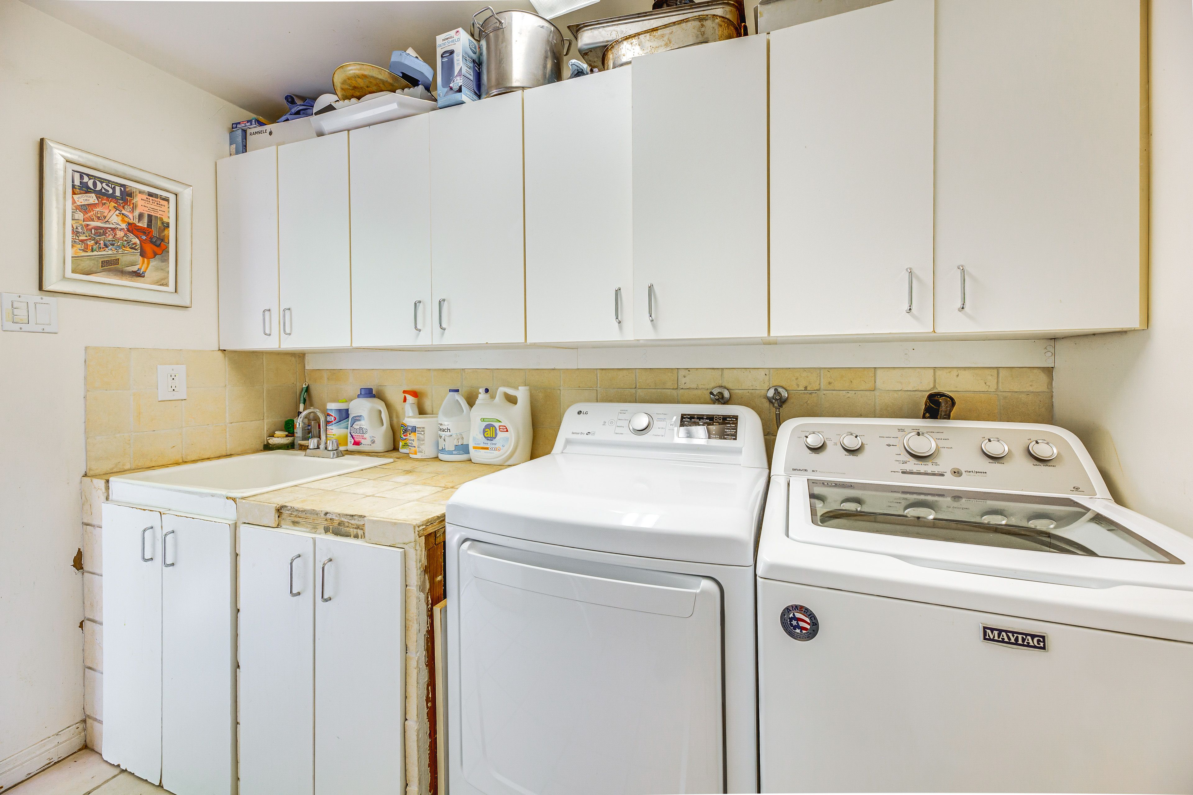 Detached Laundry Room | Detergent Provided