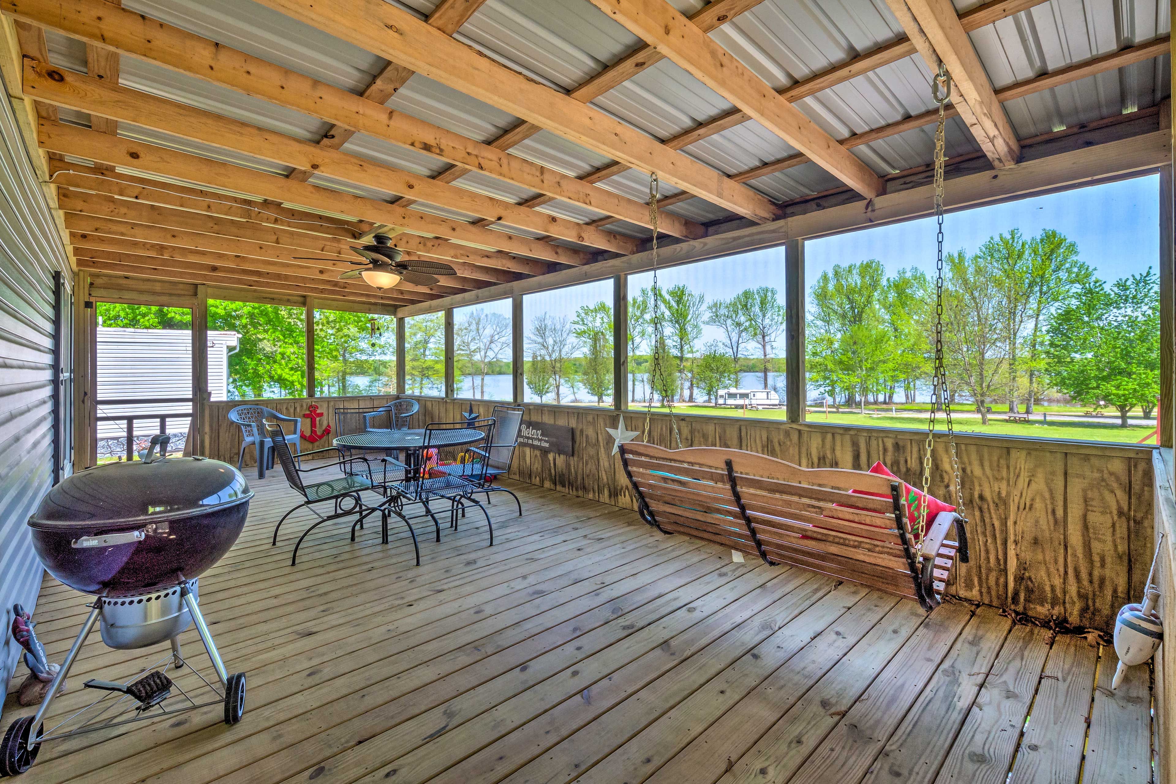 Screened-In Porch