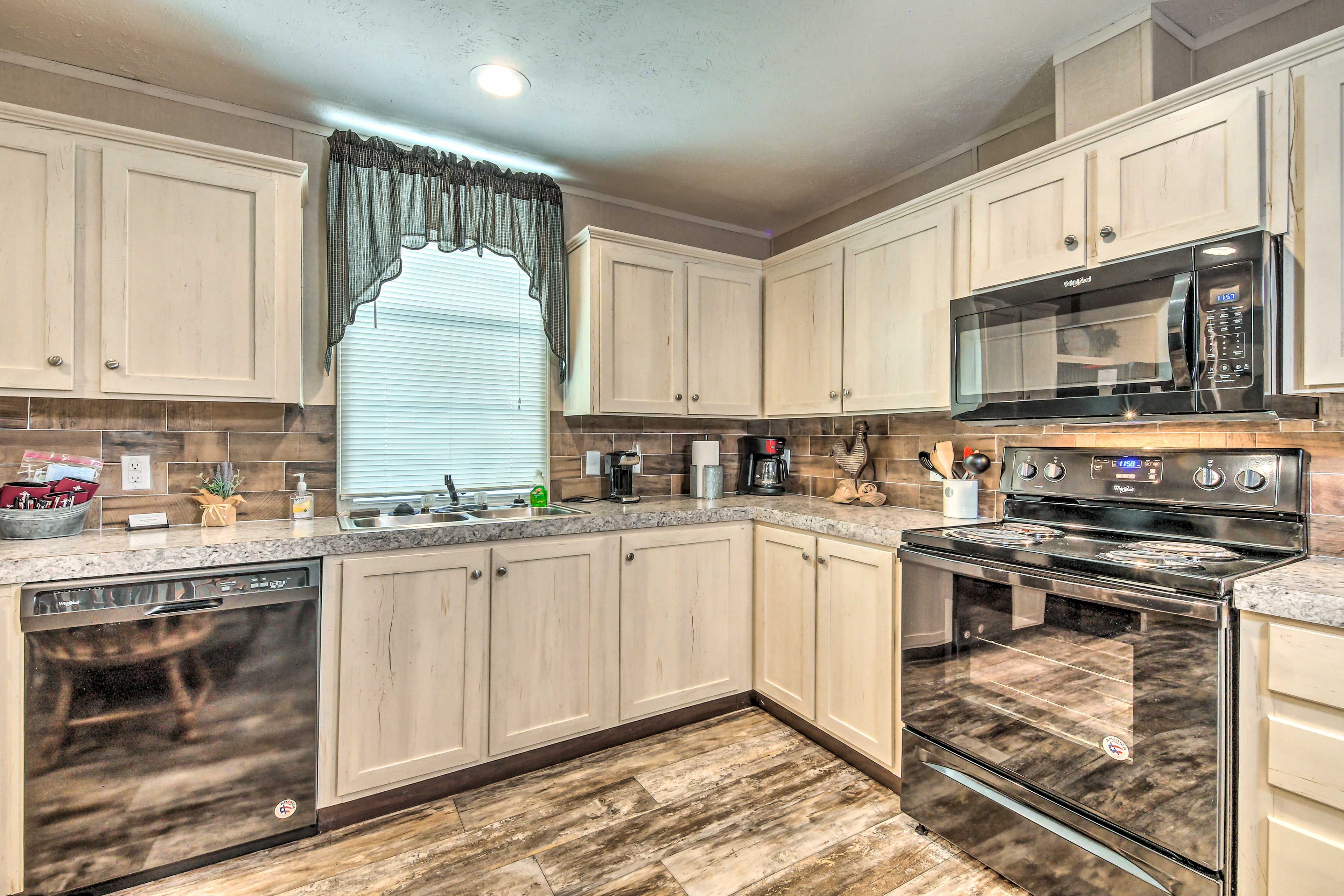 Kitchen | Fully Equipped | Cooking Basics | Crockpot | Blender