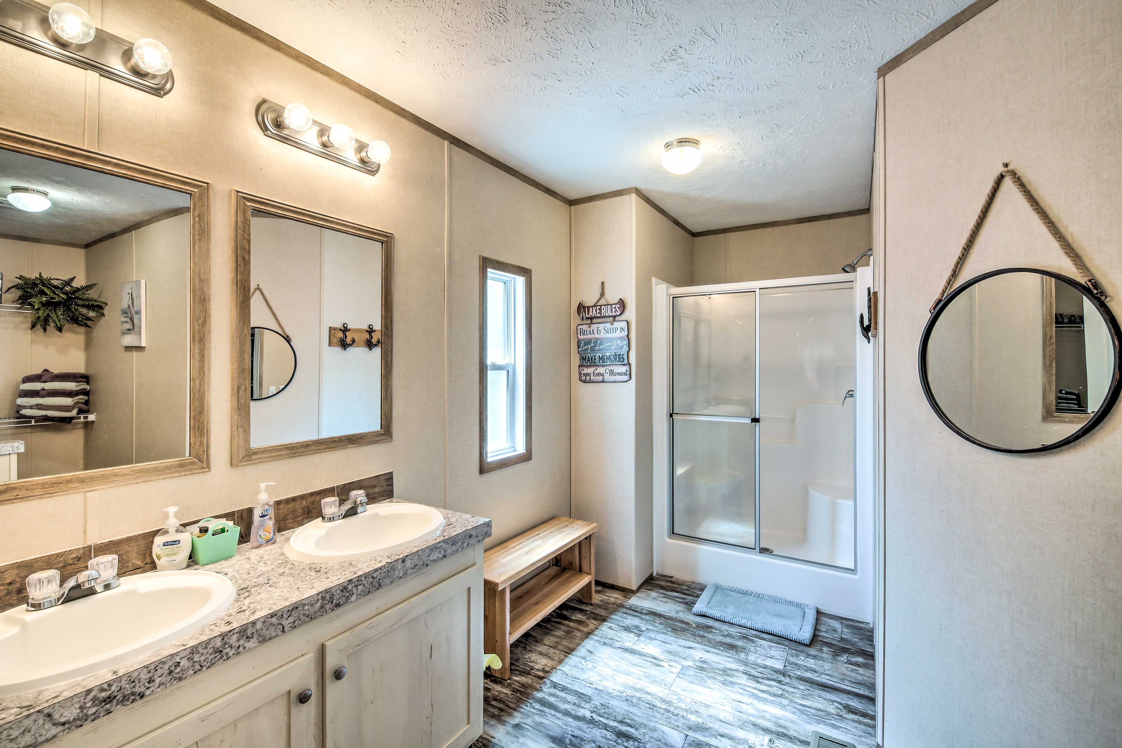 En-Suite Bathroom | Complimentary Toiletries