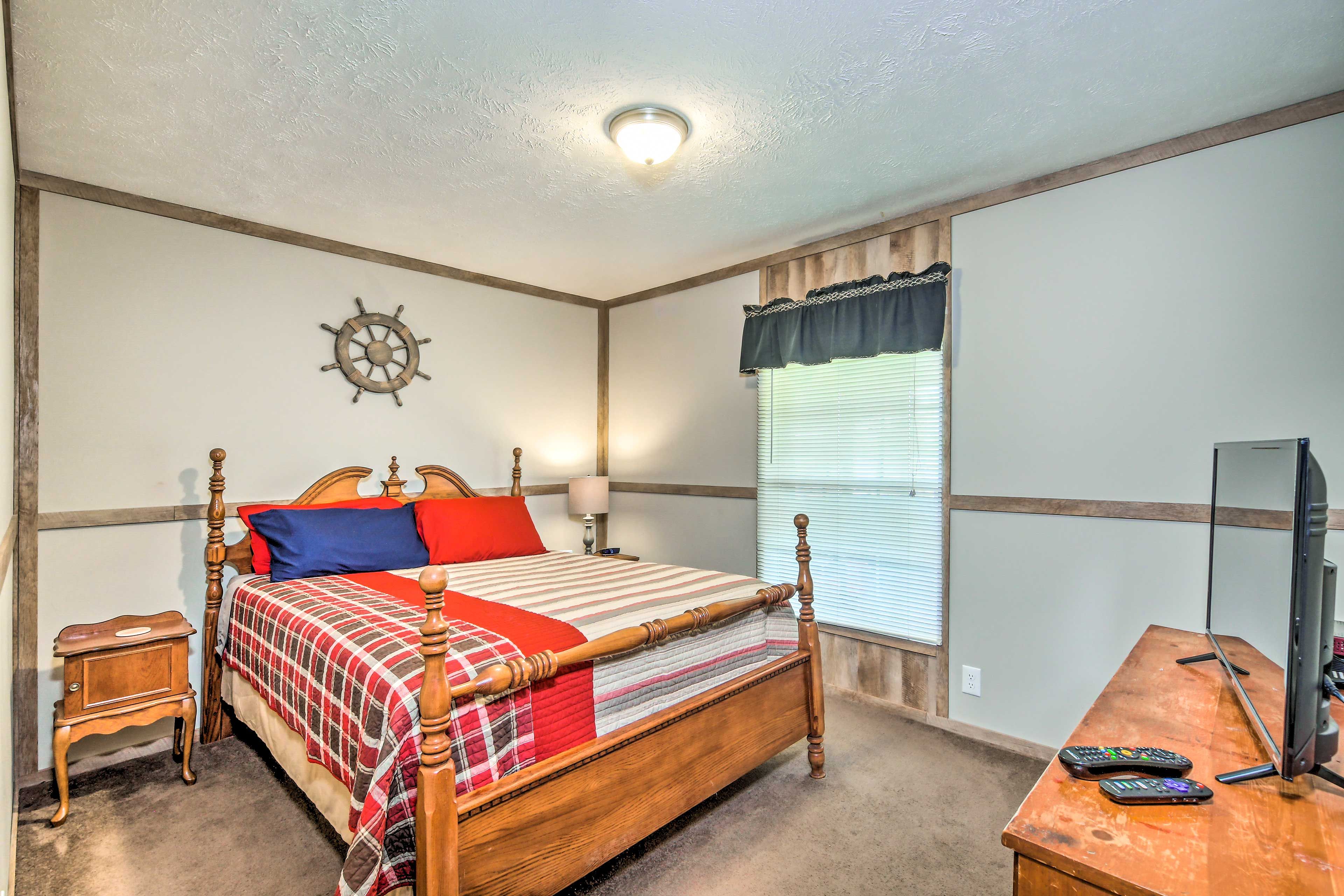 Bedroom 2 | Queen Bed