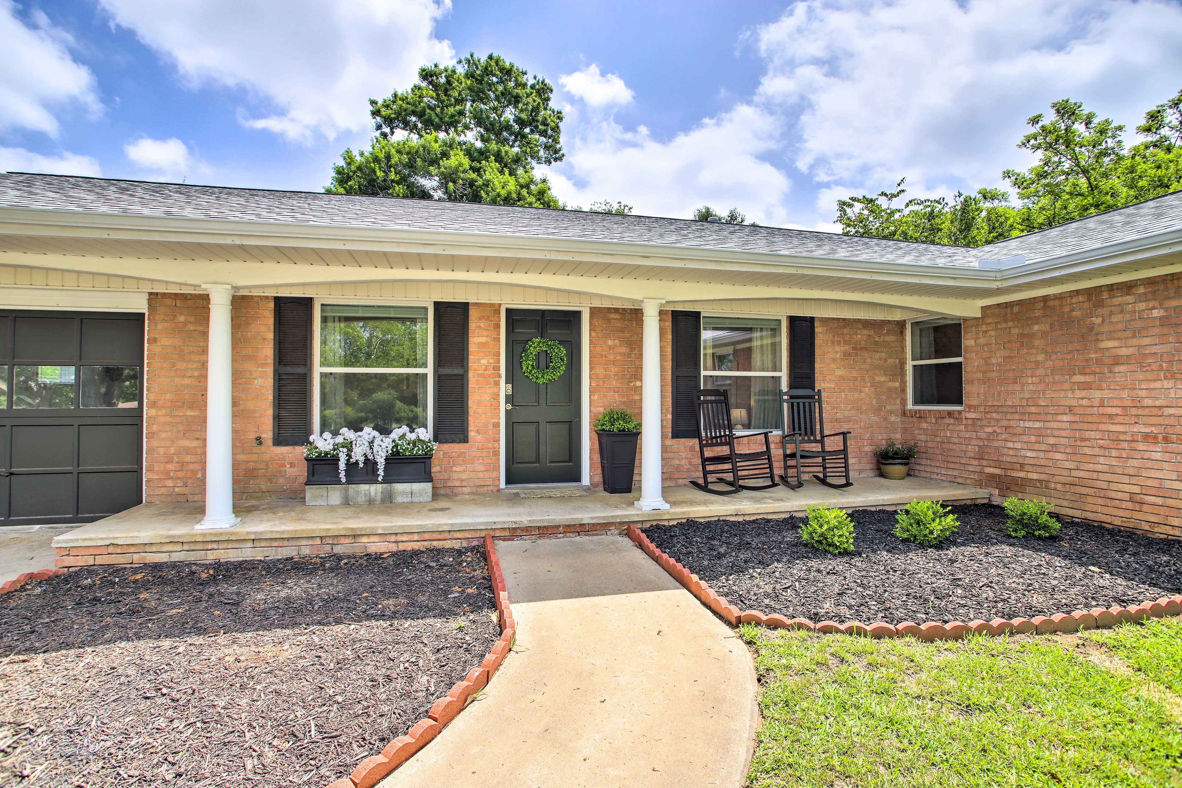 Exterior | Keyless Entry | Front Porch | Rocking Chairs