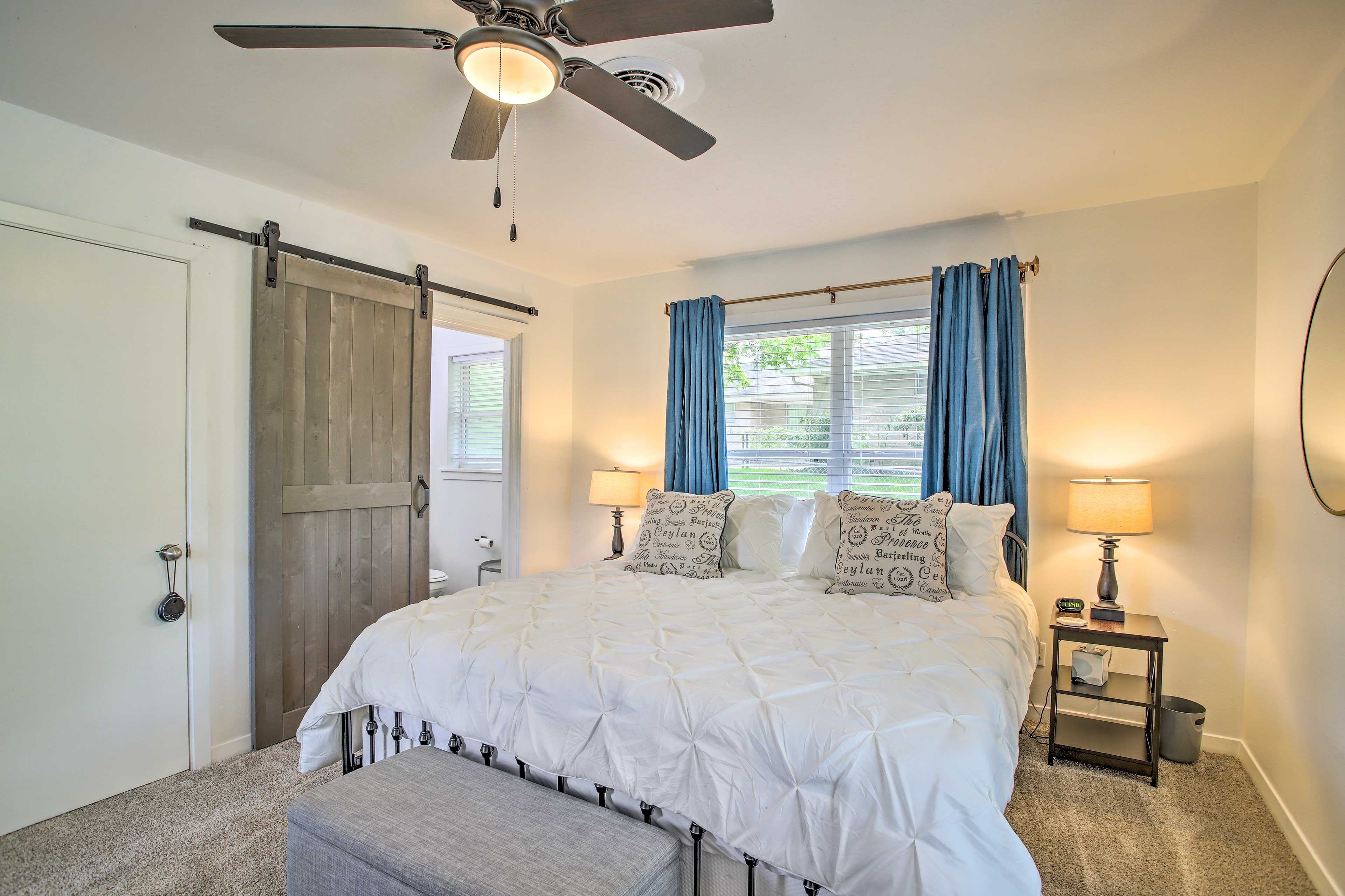 Bedroom 1 | Walk-In Closet | Hangers