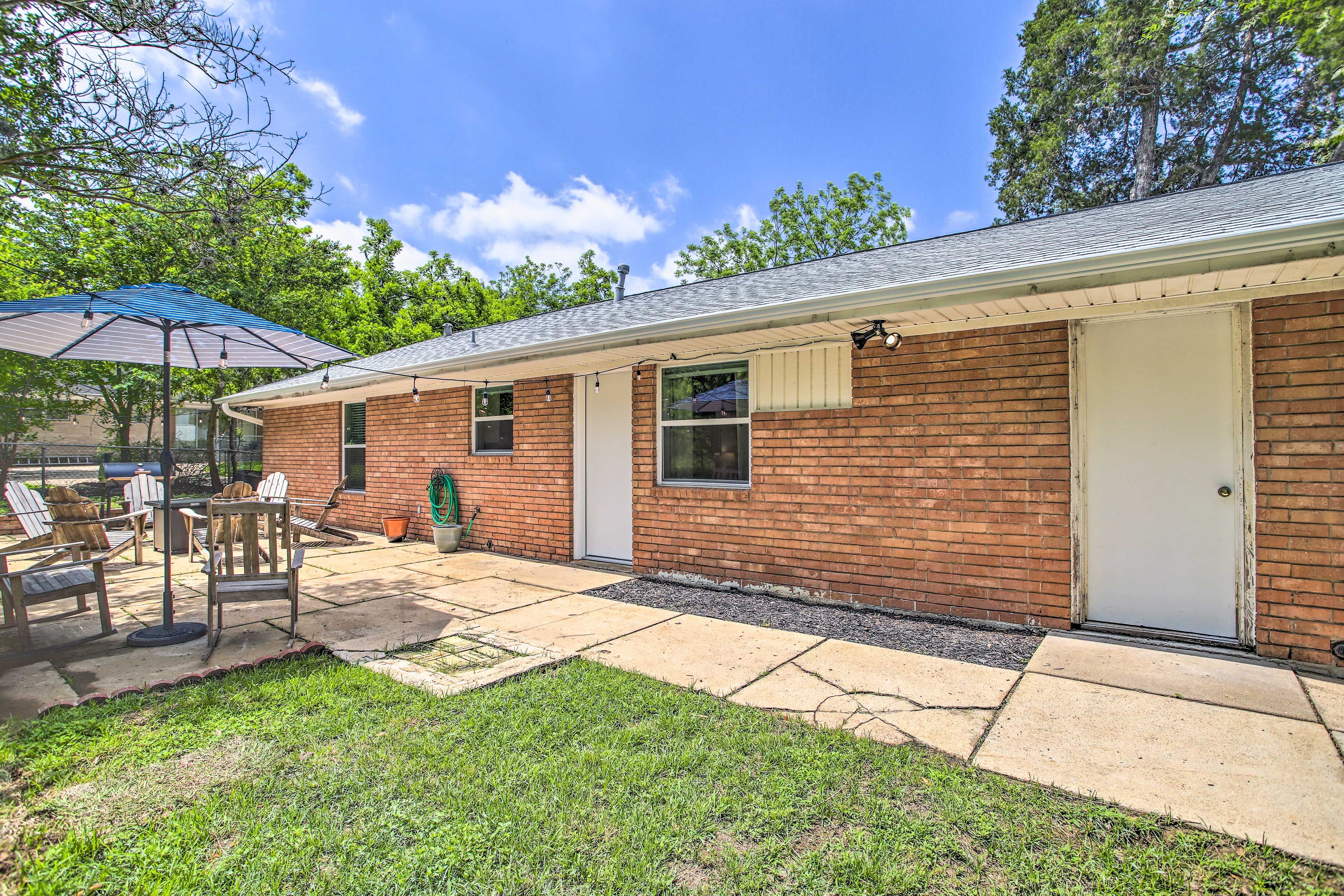 Exterior | Private Yard | 2 External Security Cameras (Facing Out)