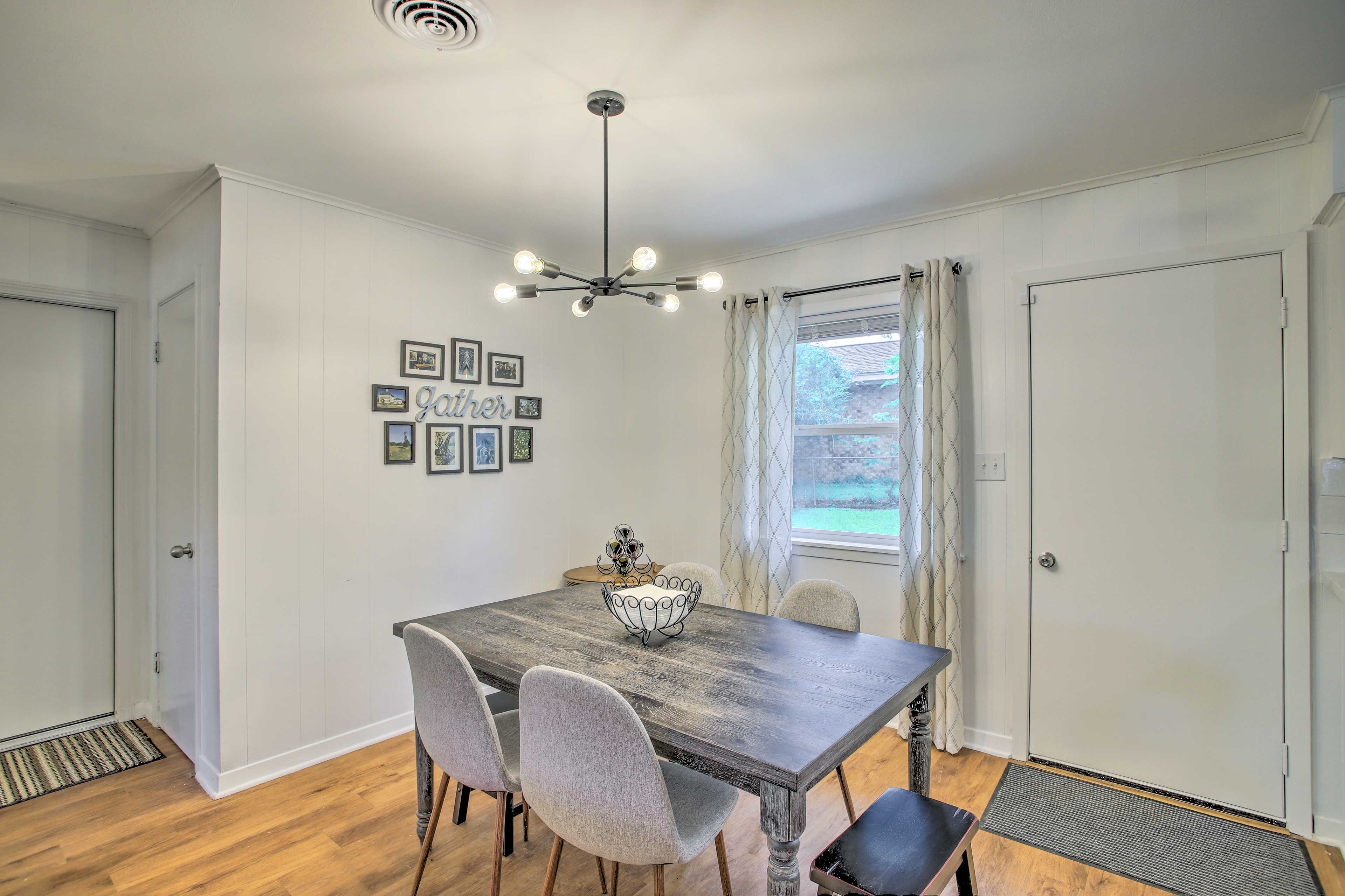 Dining Area | Dishware/Flatware | Trash Bags/Paper Towels