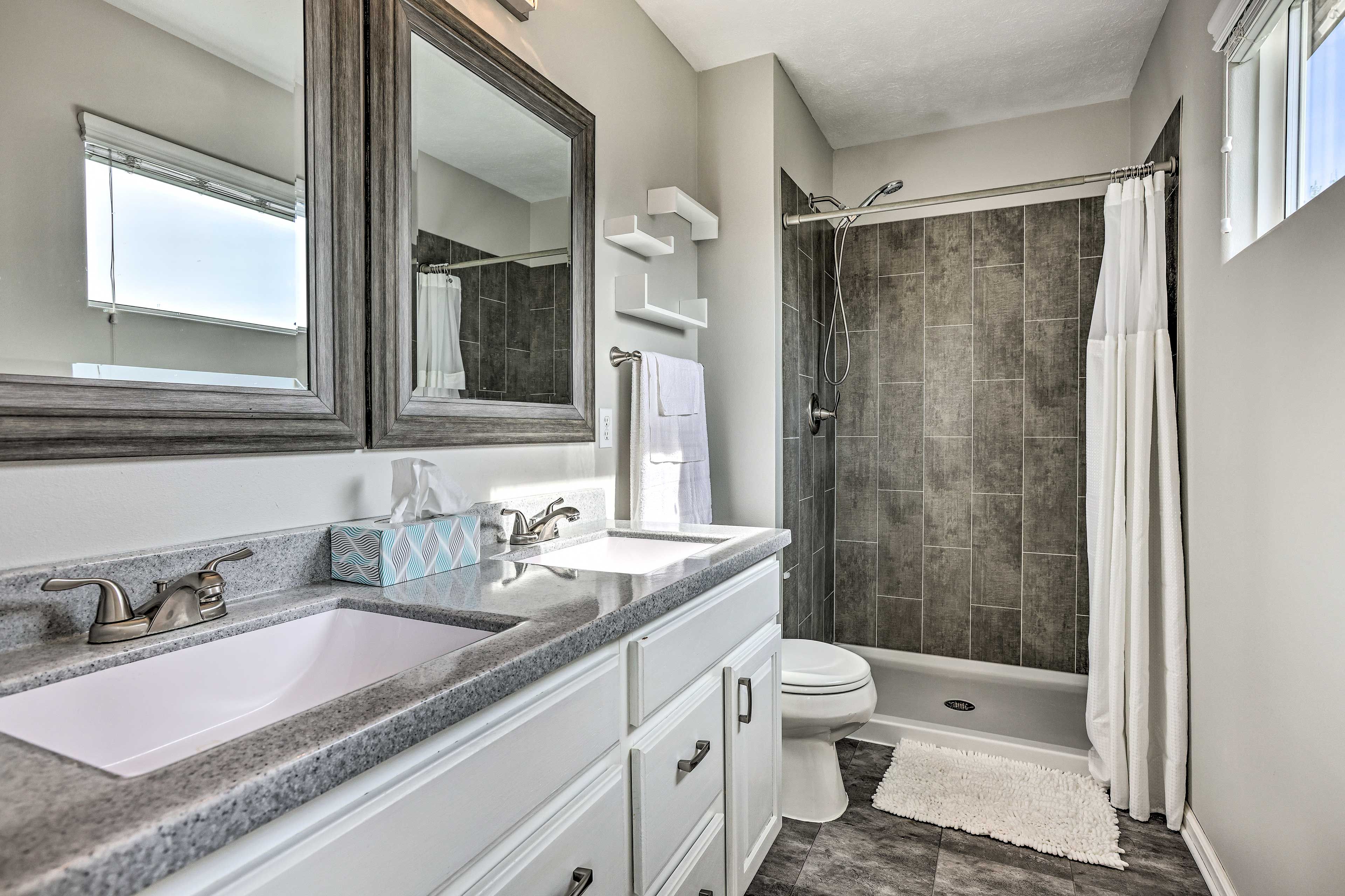 Full En-Suite Bathroom | Complimentary Toiletries