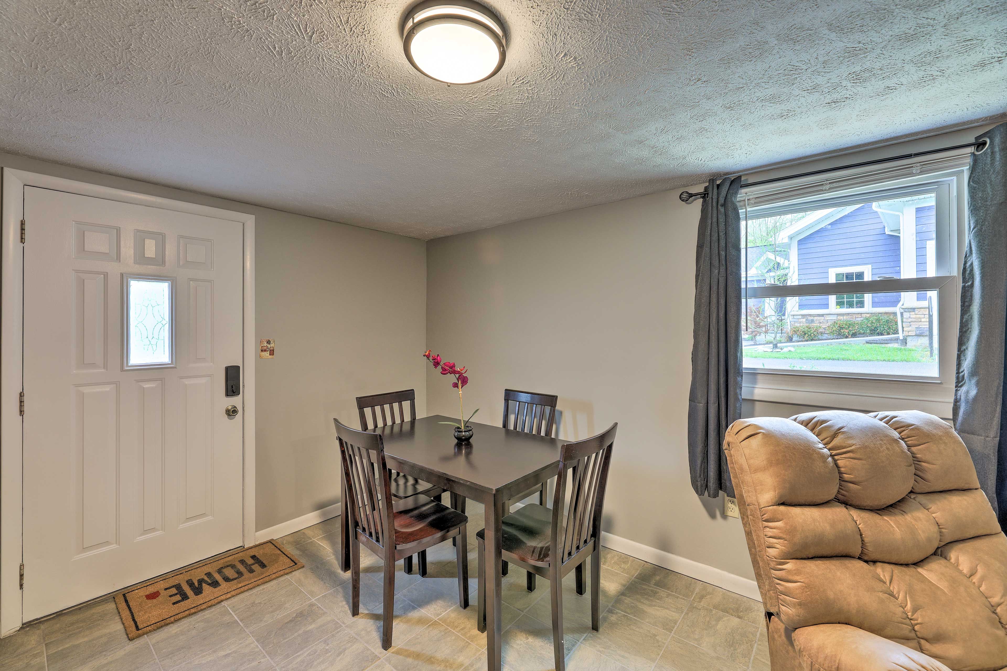 Front Entrance | Keyless Entry