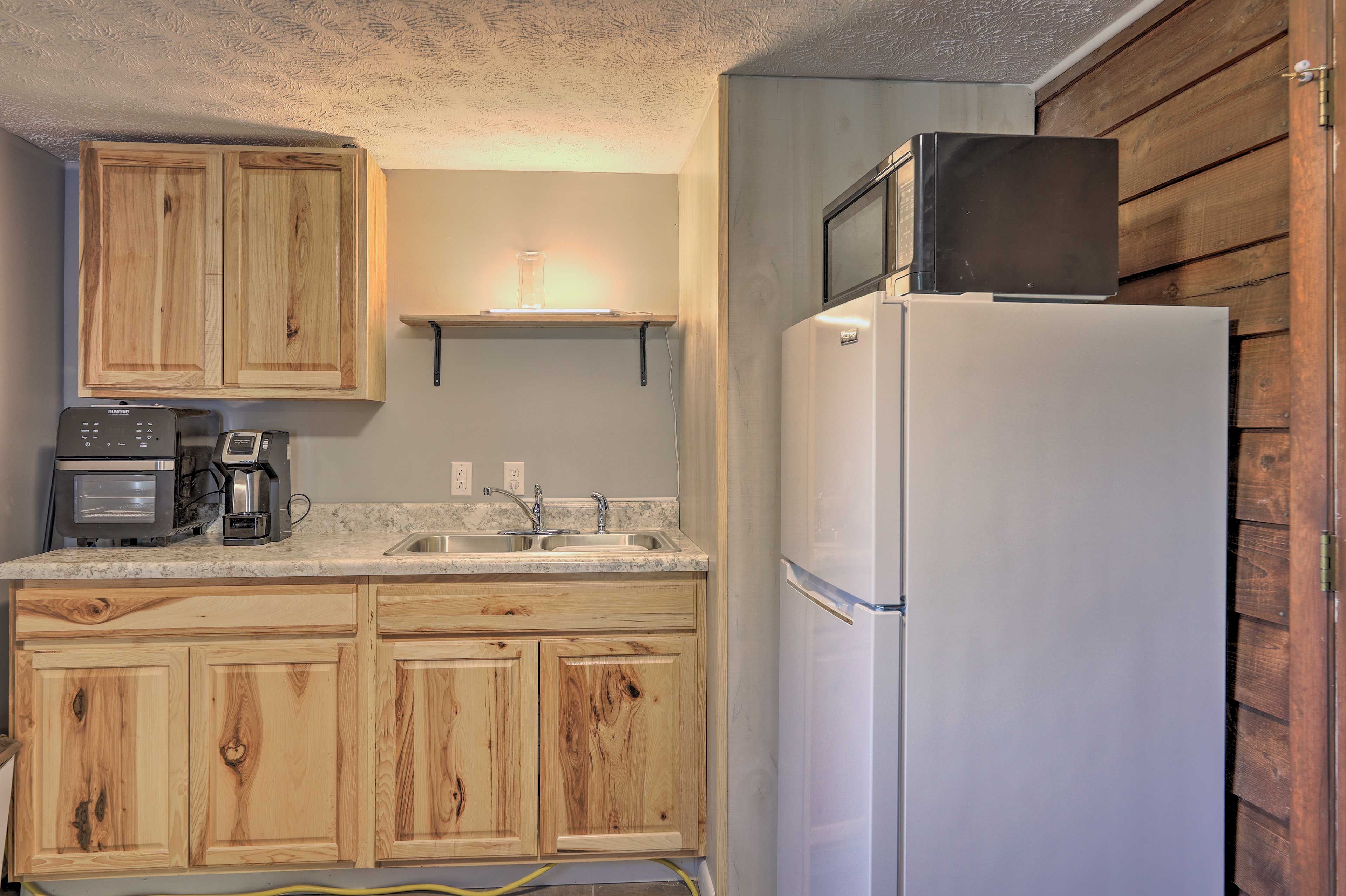 Kitchenette | Air Fryer Rotisserie & Oven | Single-Serve Coffee Maker | Coffee