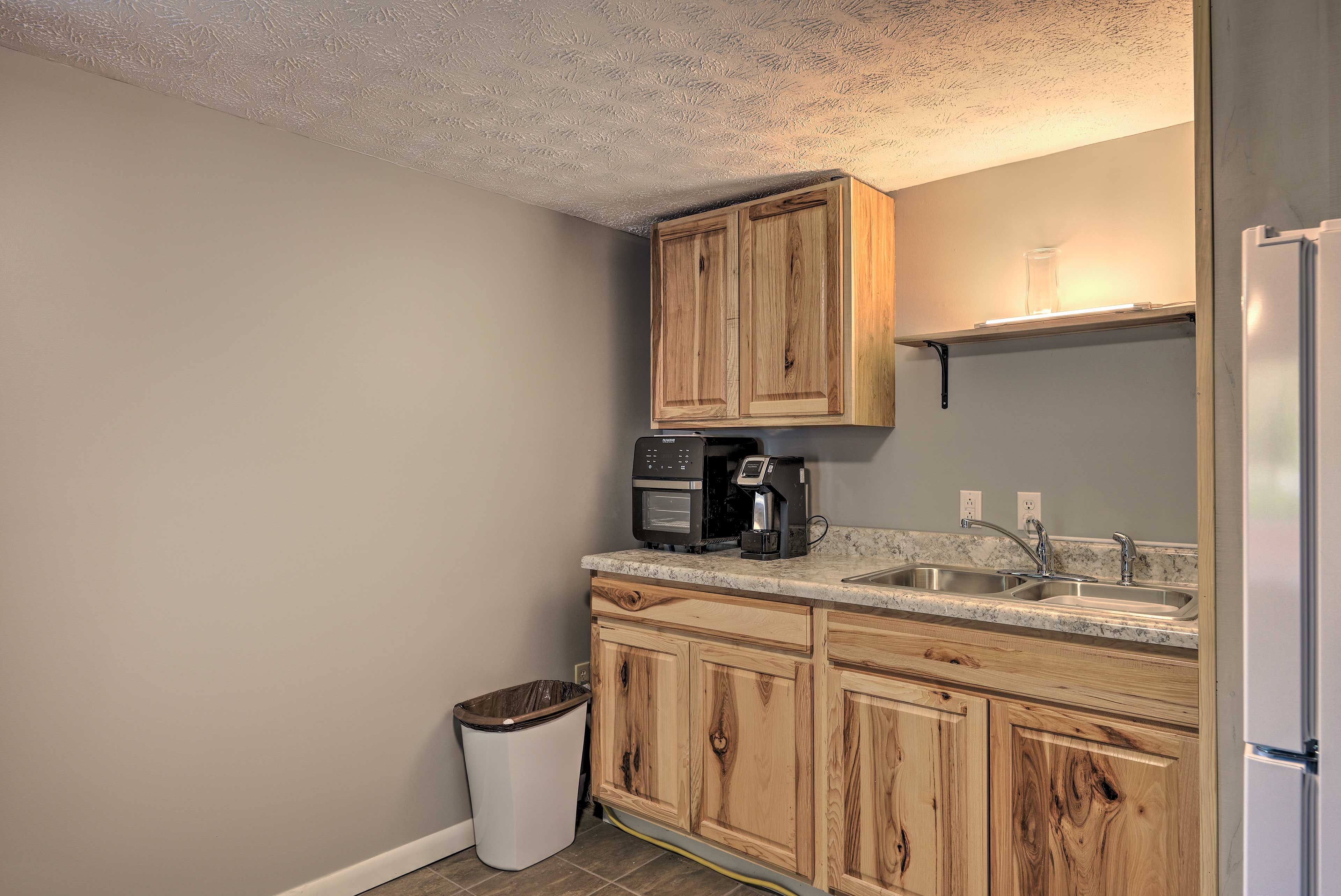 Kitchenette | Well-Equipped | Cooking Basics | Dishware & Flatware | Spices