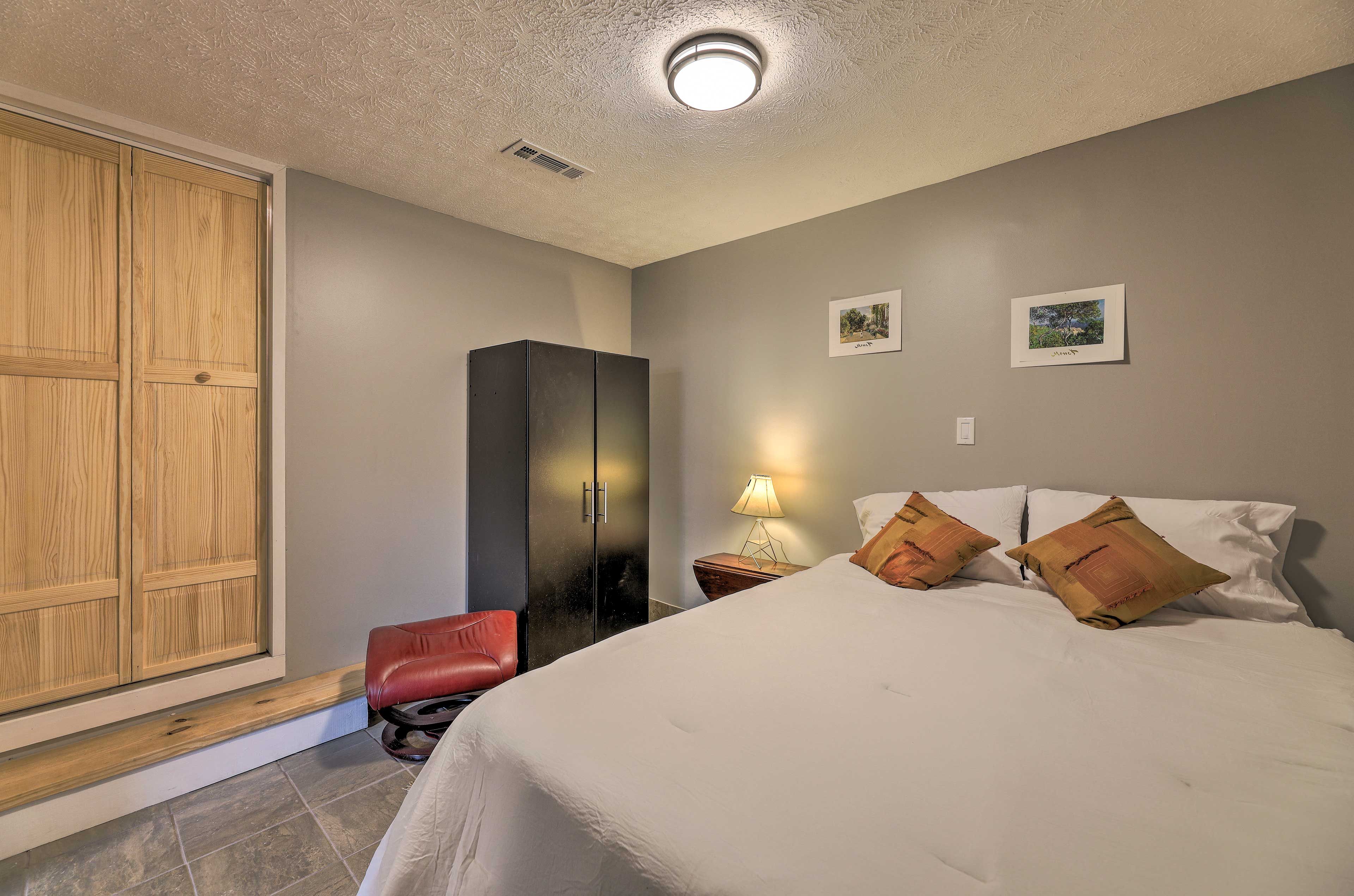 Bedroom | Queen Bed | Bathroom on Left