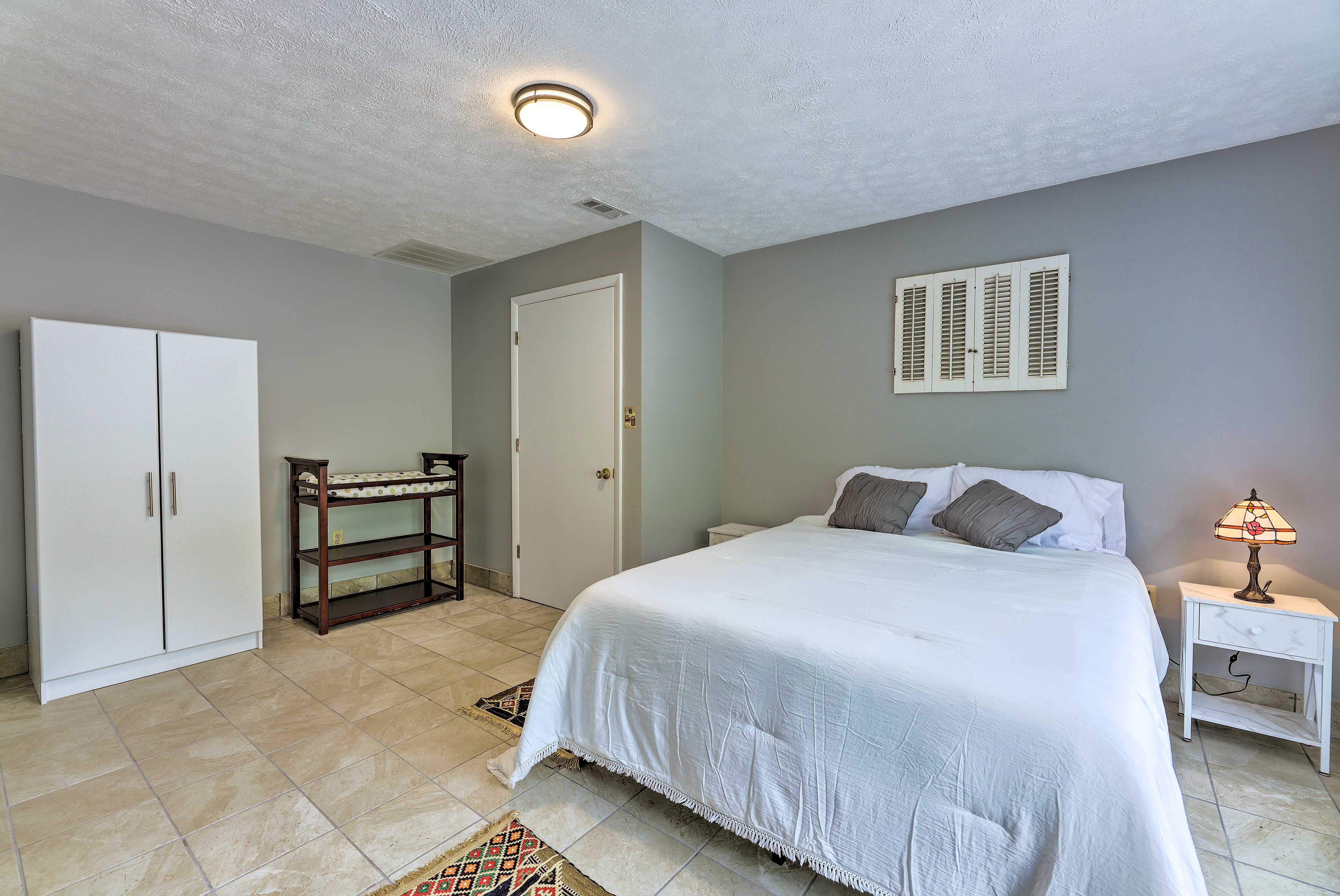 Bedroom | Diaper Changing Station