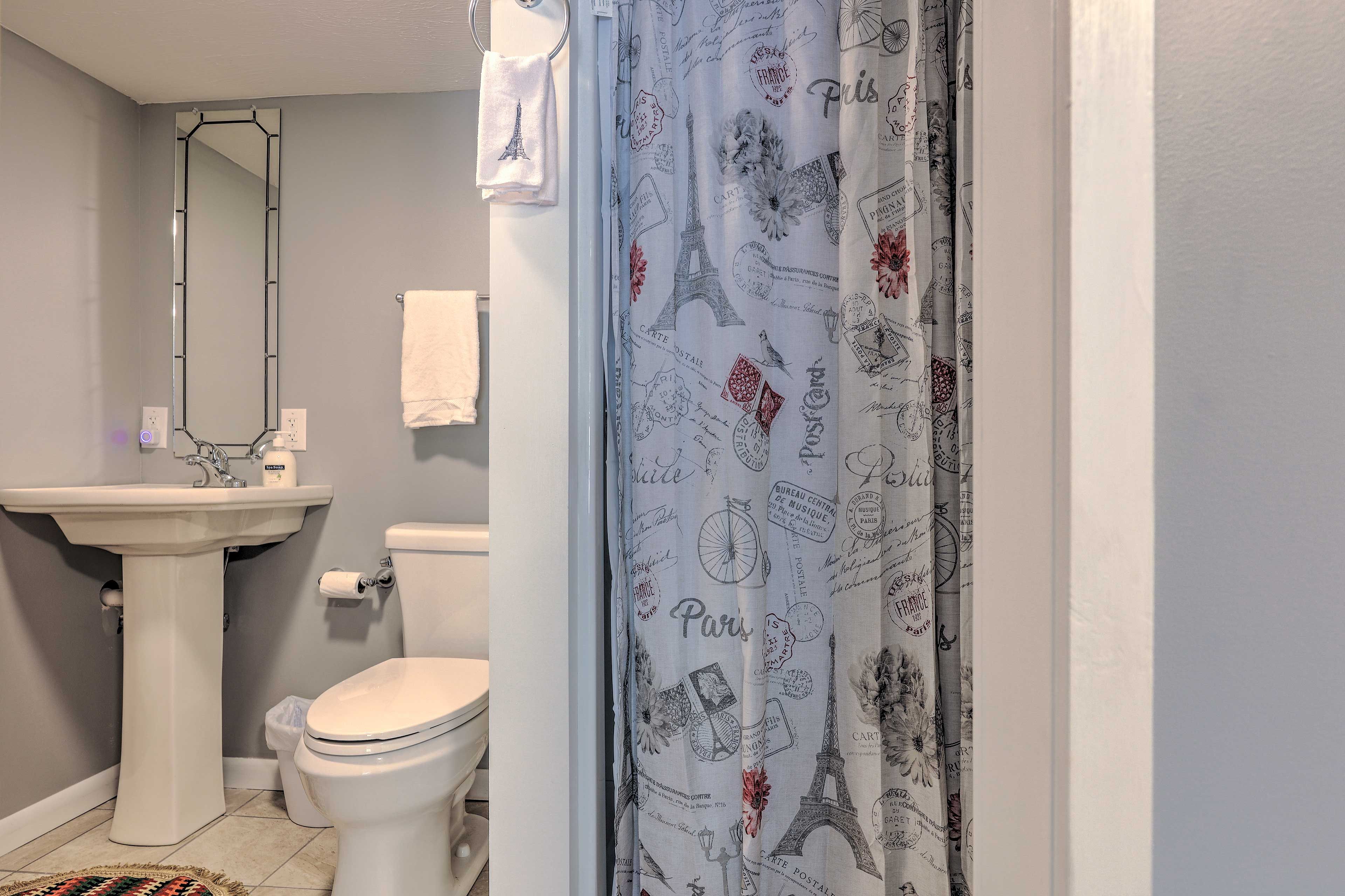Full Bathroom | Complimentary Toiletries | Hair Dryer | Towels Provided