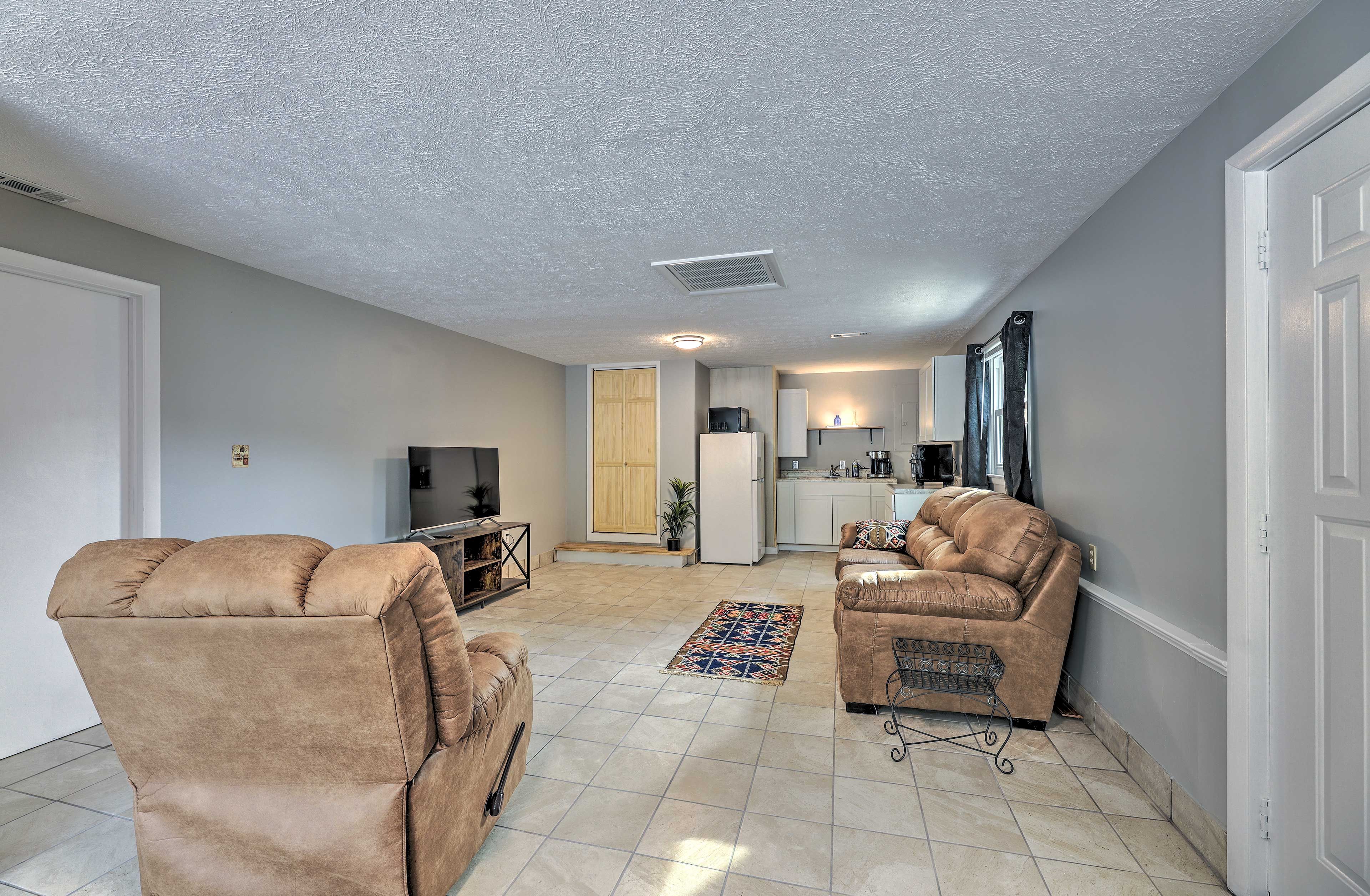 Living Room | Central A/C & Heating