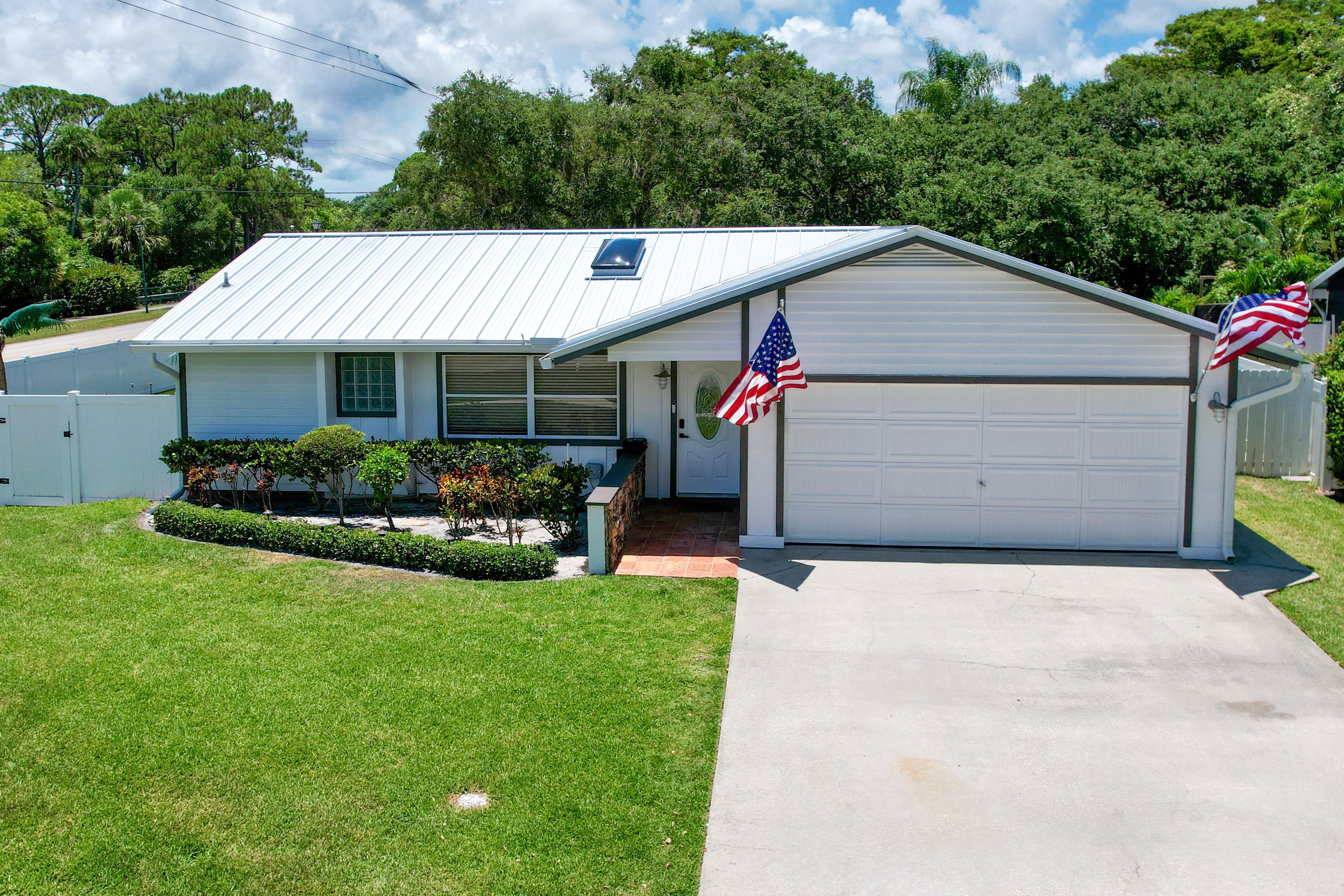Driveway Parking (4 Vehicles) | RV/Boat Parking | No Hookups
