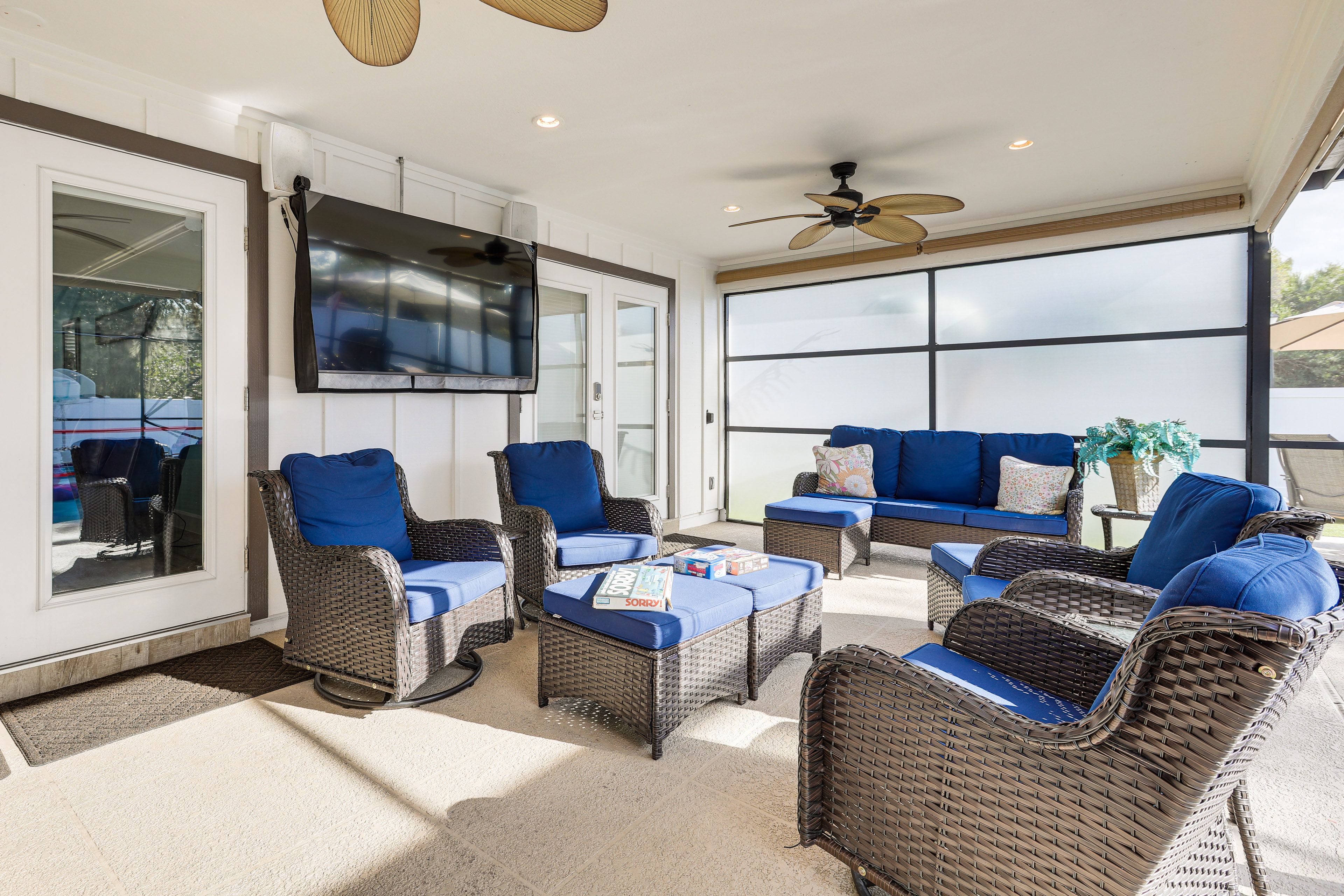 Private Patio | 65" Smart TV w/ HBO, NFL Sunday Ticket, YouTube TV & Apple TV