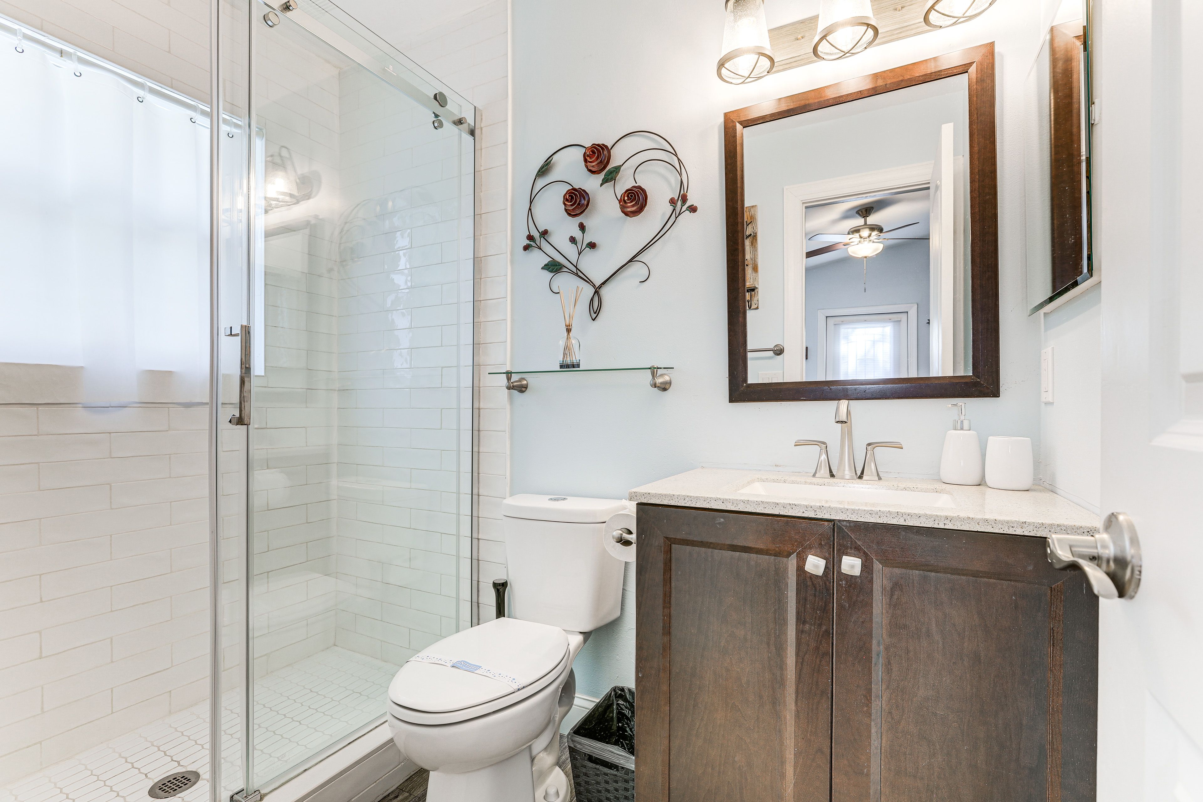 Full Bathroom | Access via Bedroom 4