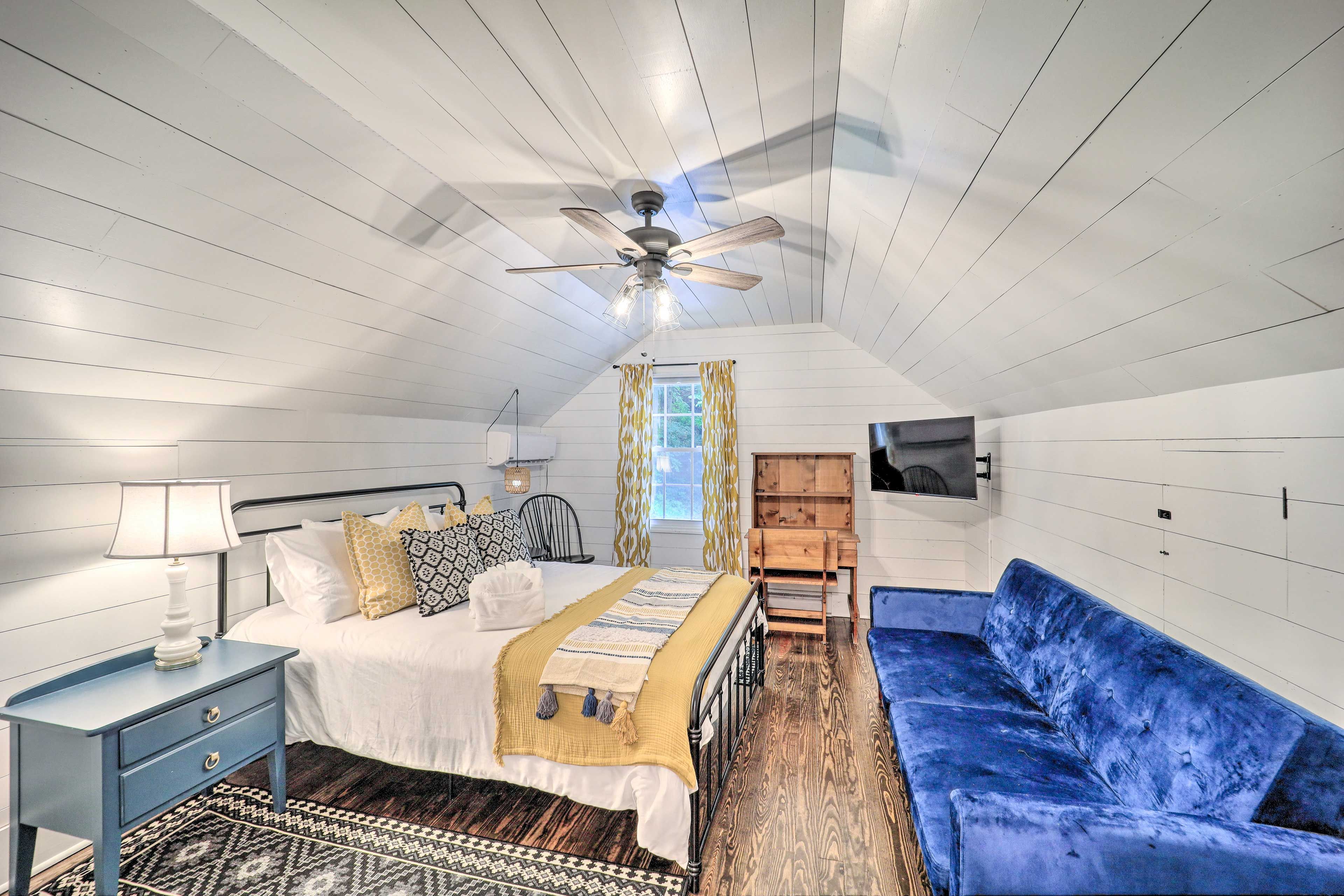 Bedroom 2 | Queen Bed | 2nd Floor | Stairs Required