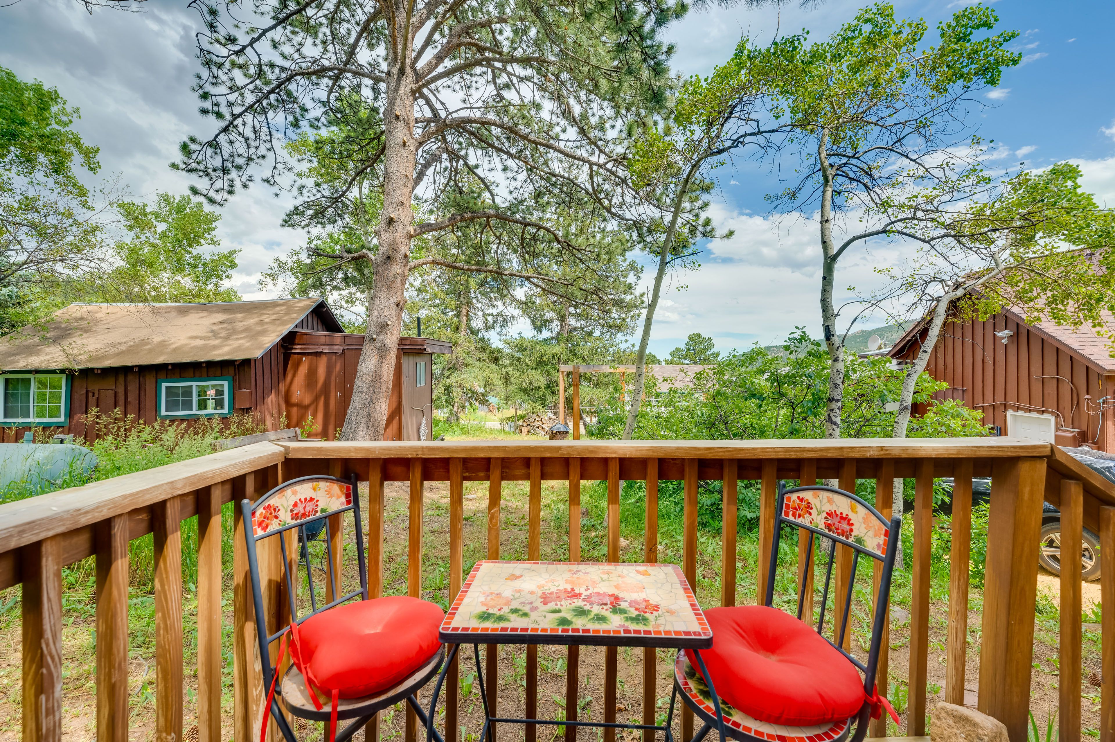 Front Porch | Dining Area