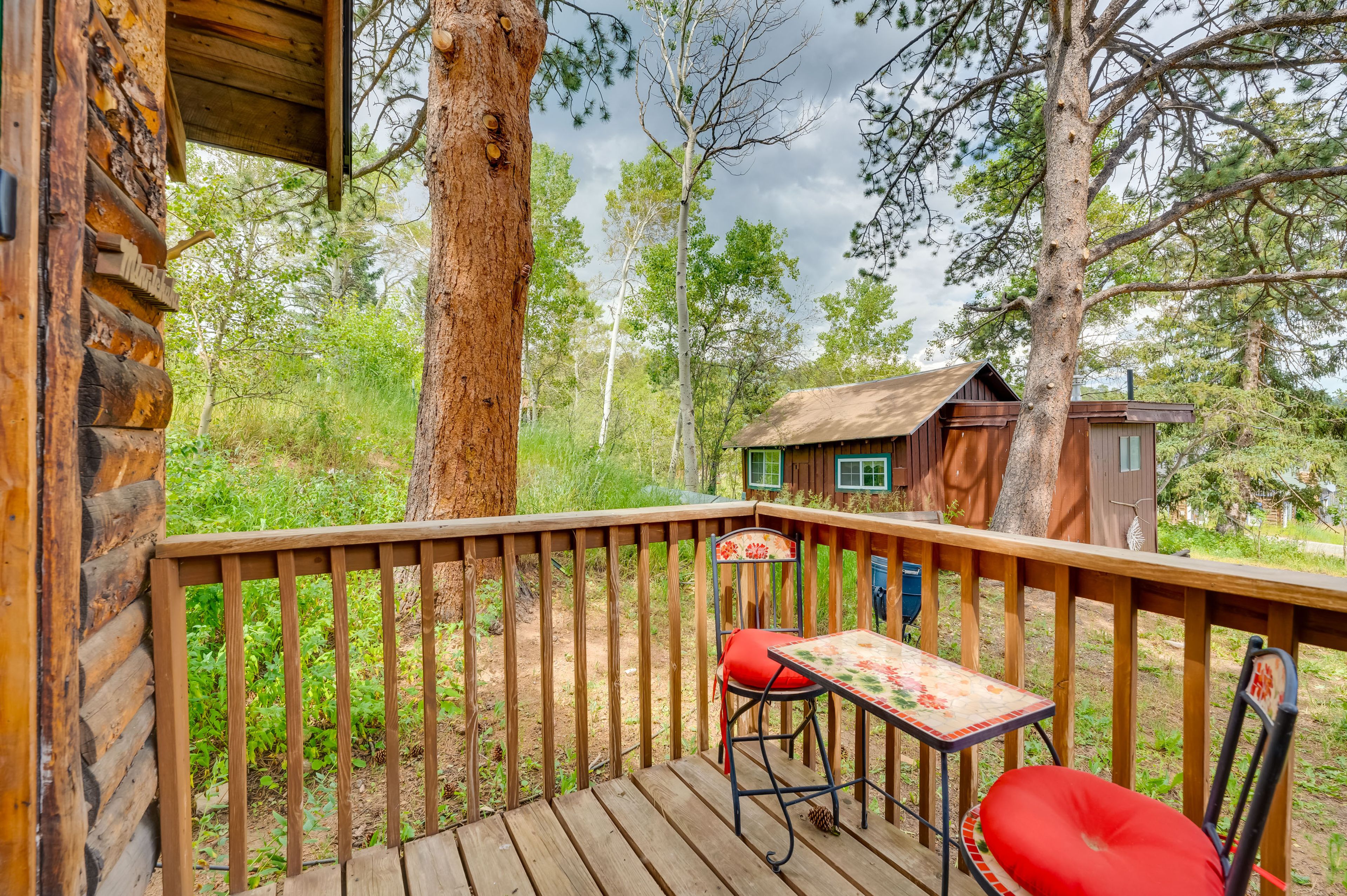 Front Porch | Single-Story Cabin