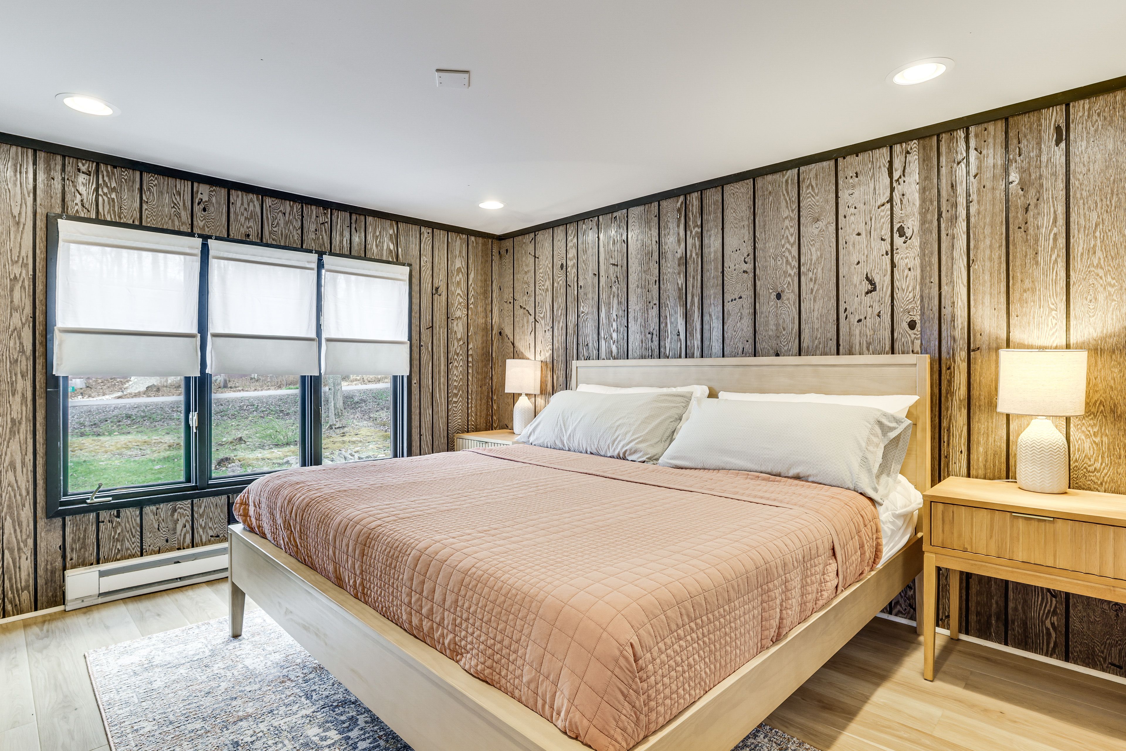 Bedroom 1 | King Bed | 1st Floor