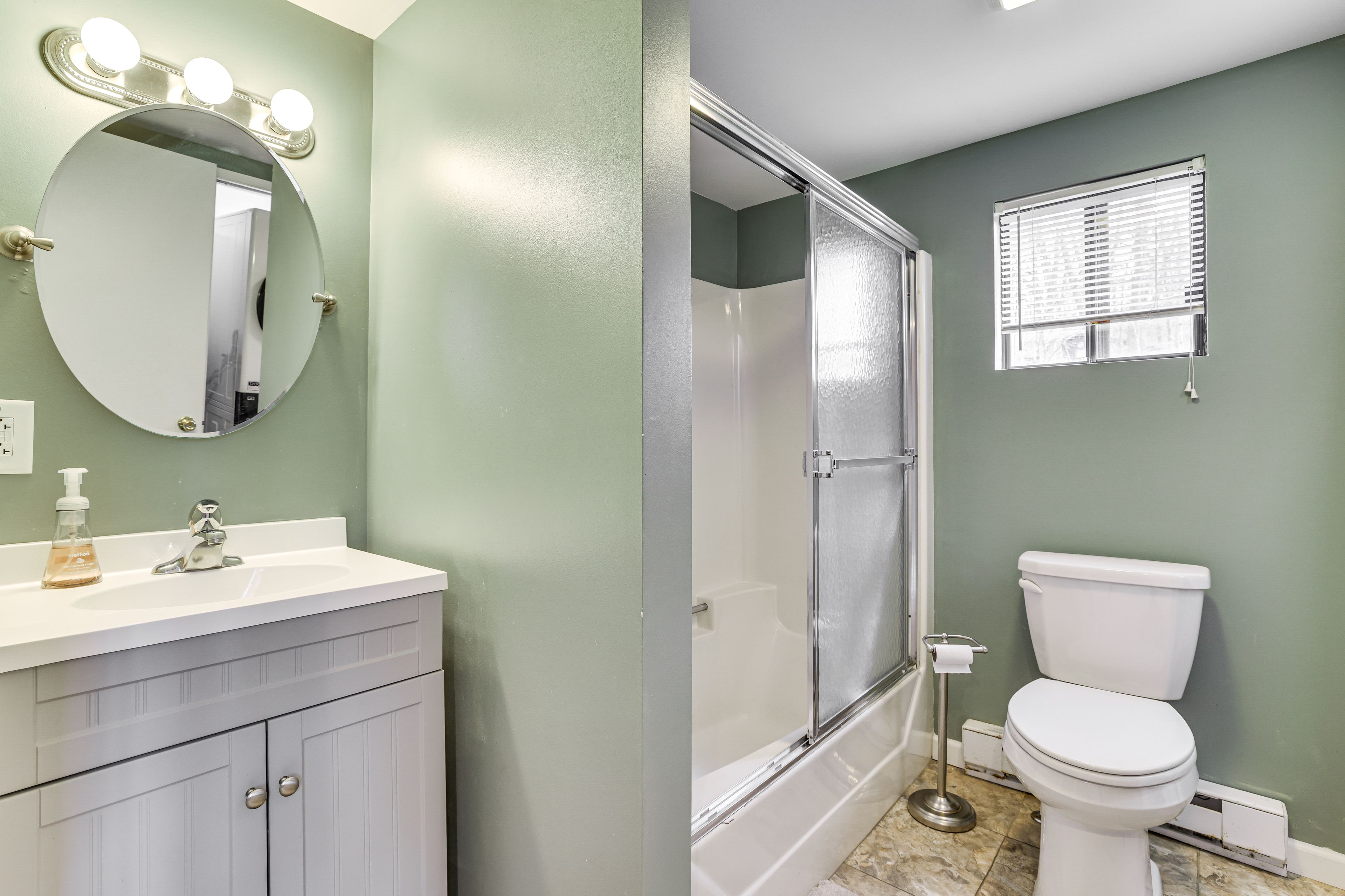 Bathroom | 1st Floor