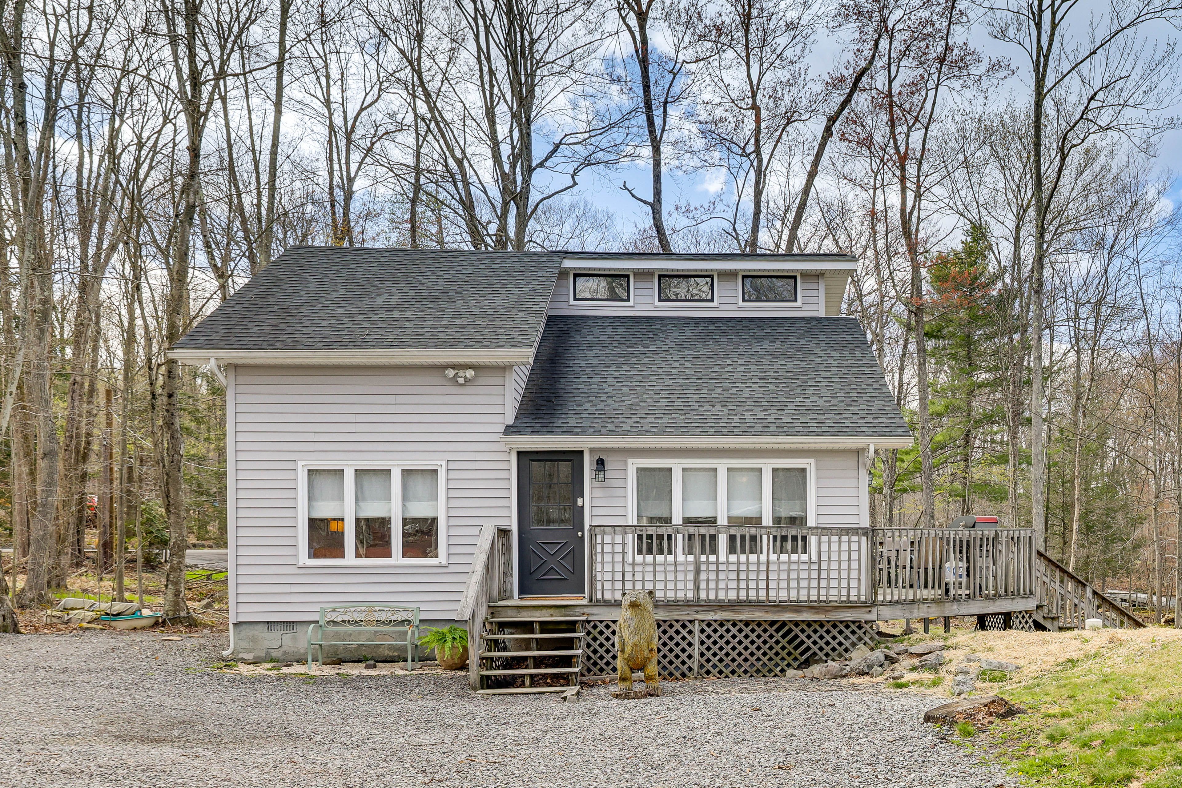 Parking | Driveway (6 Vehicles)