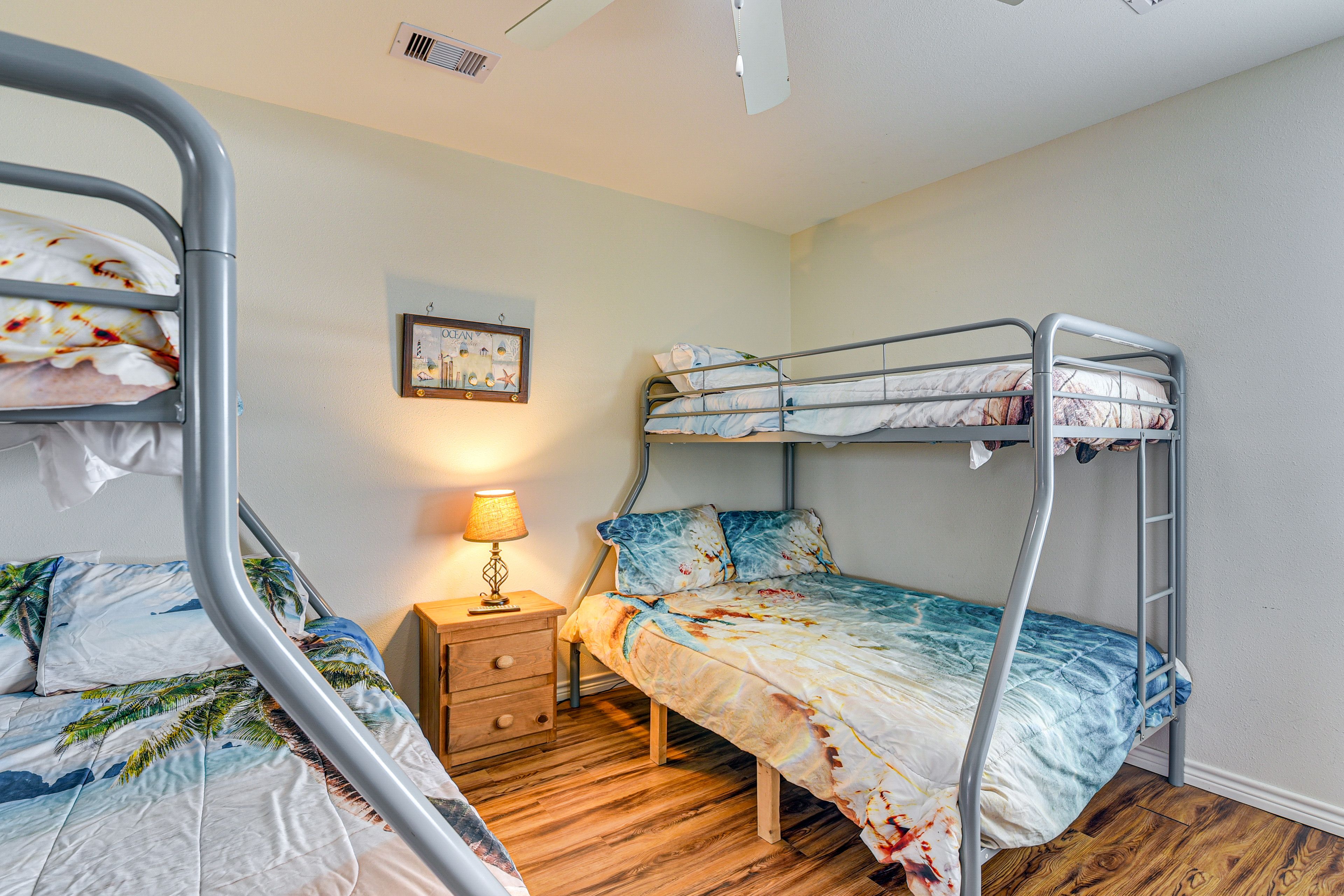Bedroom 2 | 2 Twin/Full Bunk Beds