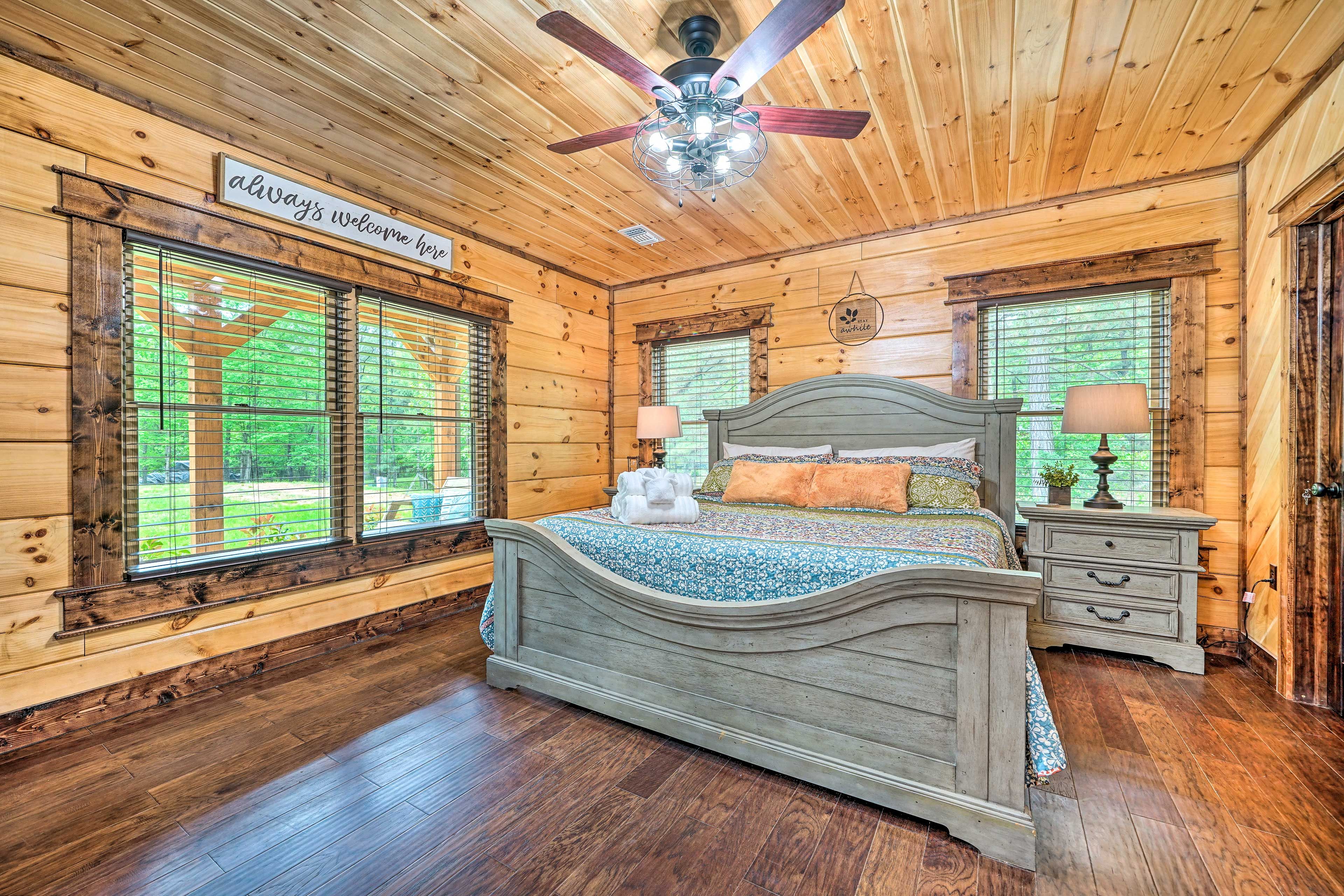 Bedroom 1 | King Bed