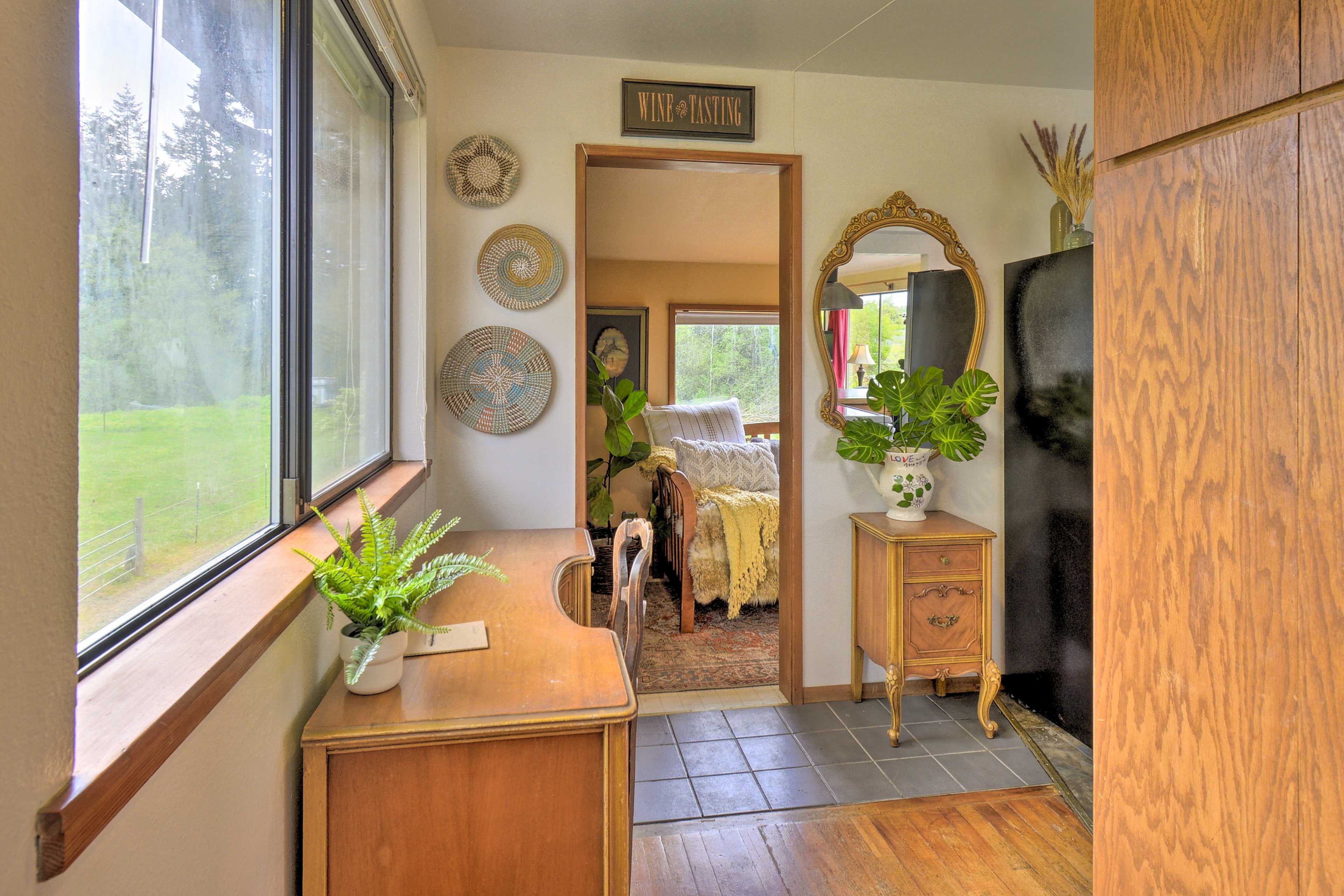 Laptop Workspace | Kitchen