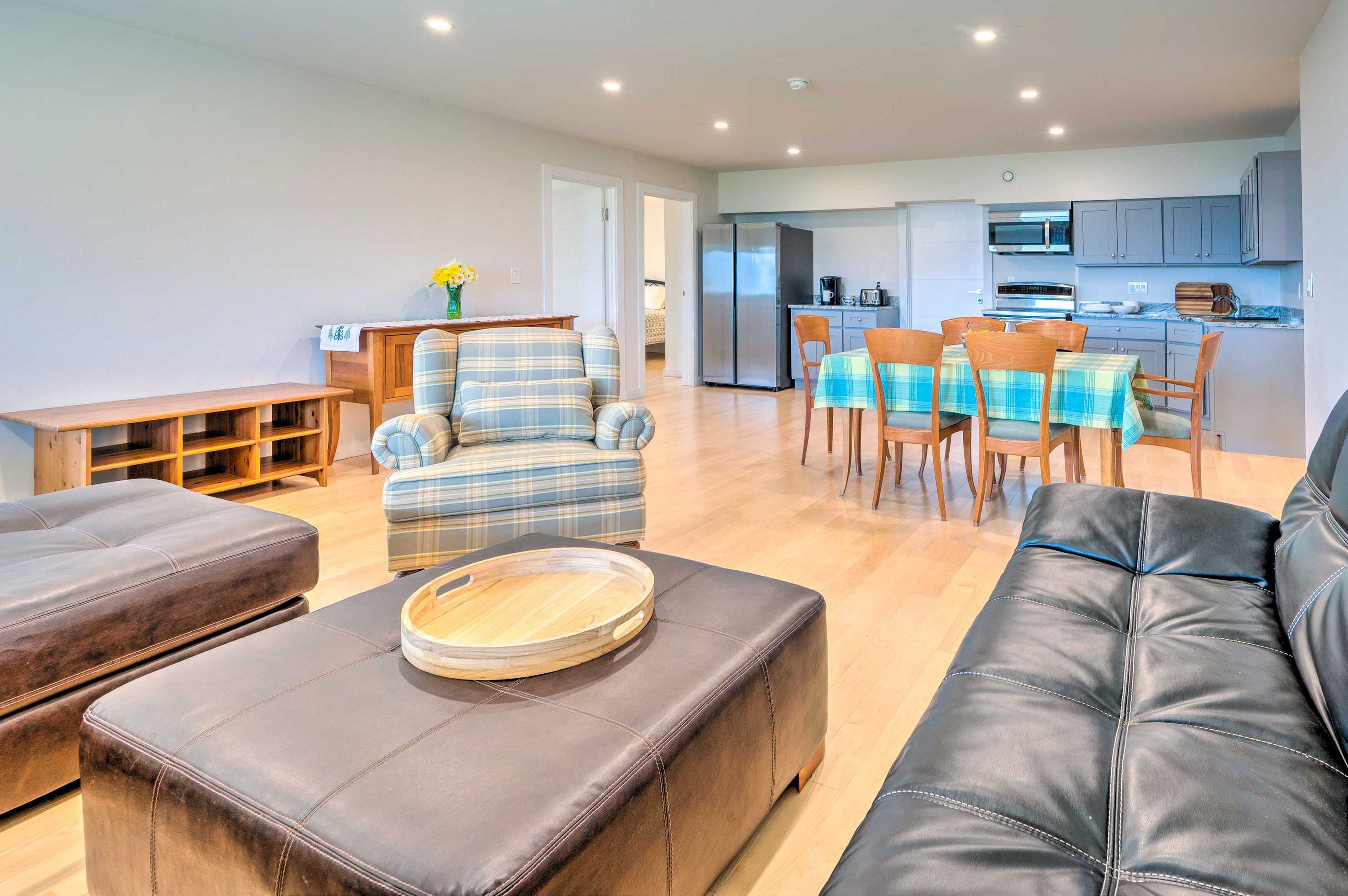 Living Room | Dining Area | Kitchen | Laptop Friendly