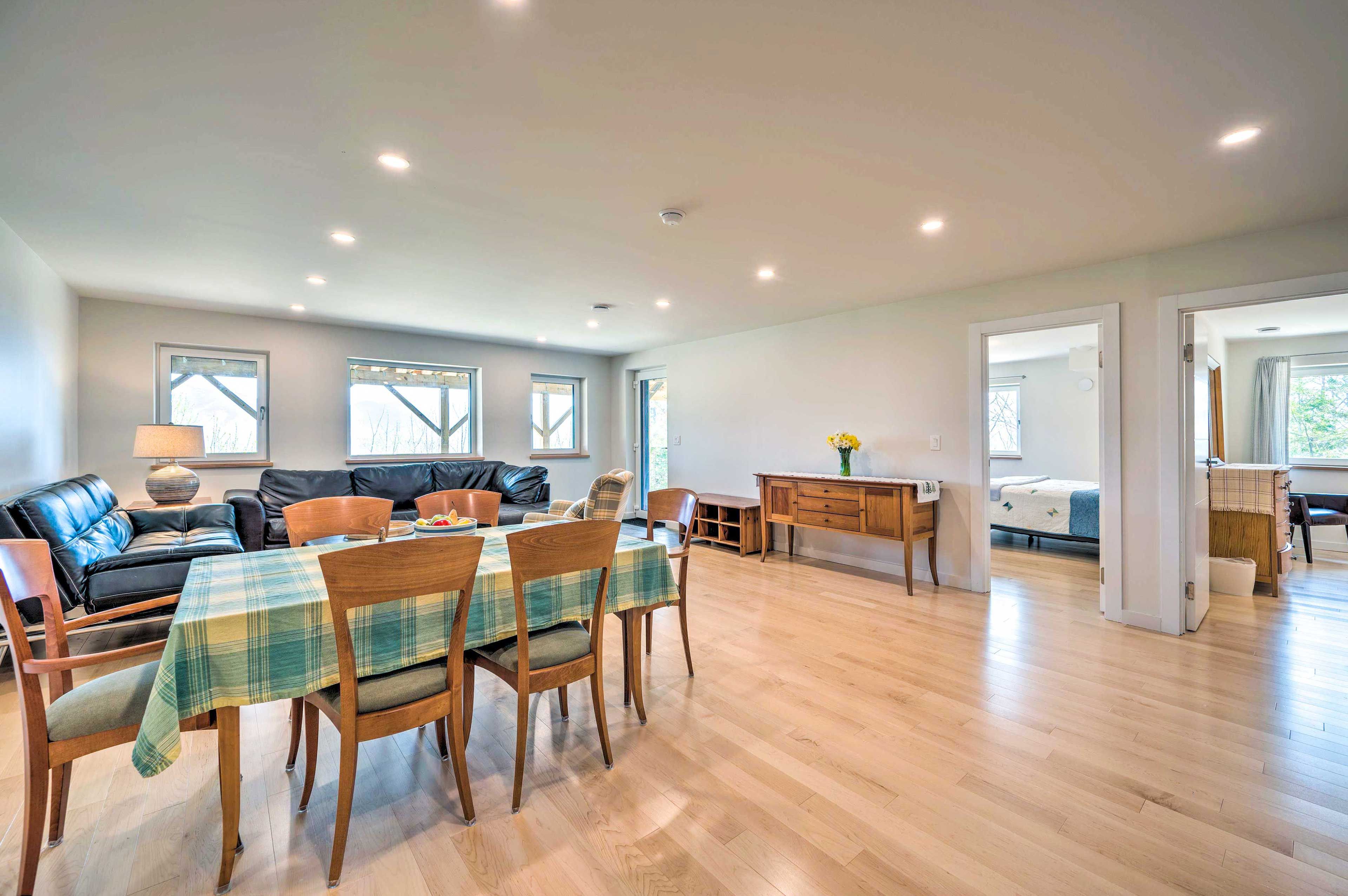Living Room | Dining Area