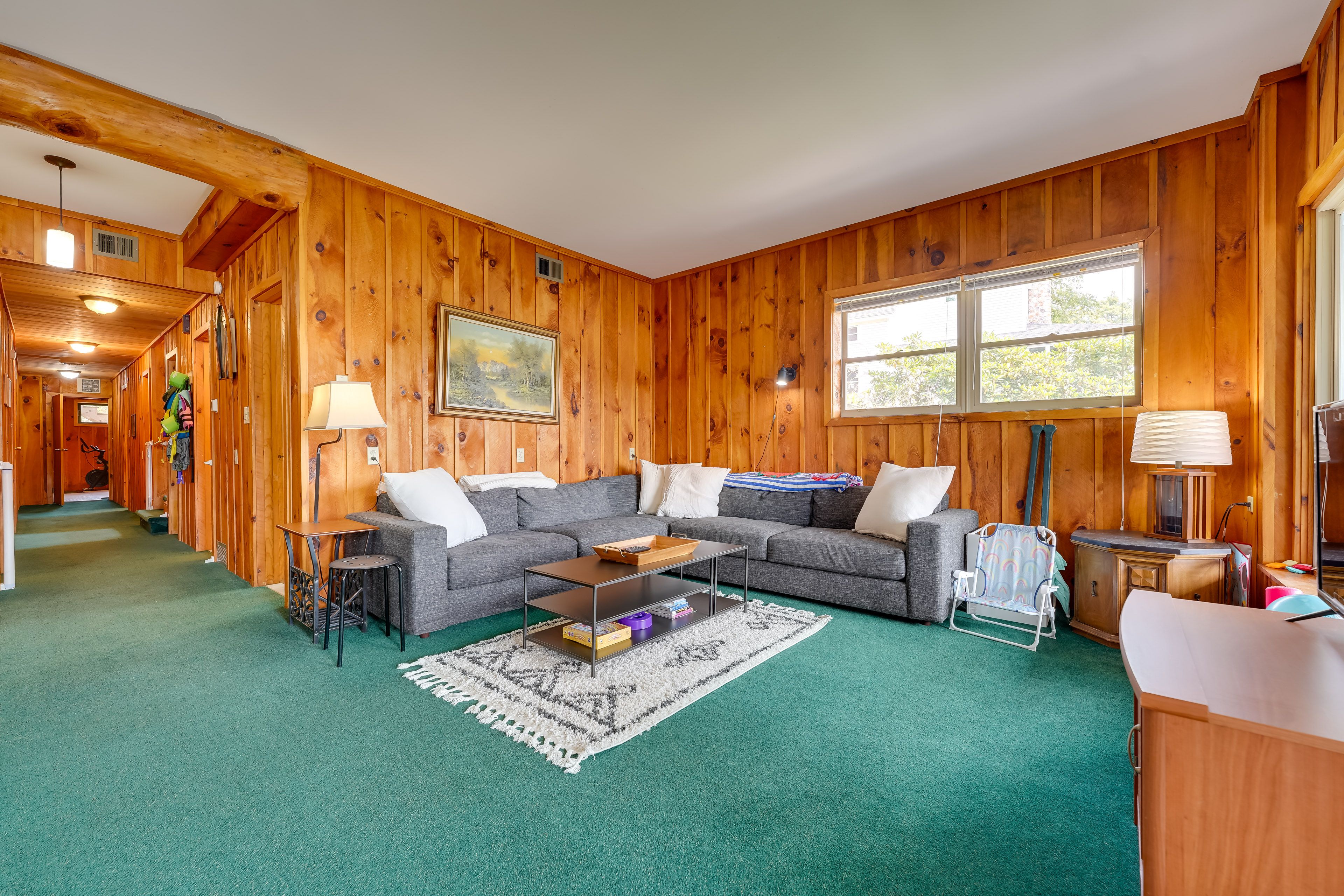 Living Room | Central Air Conditioning | Smart TV