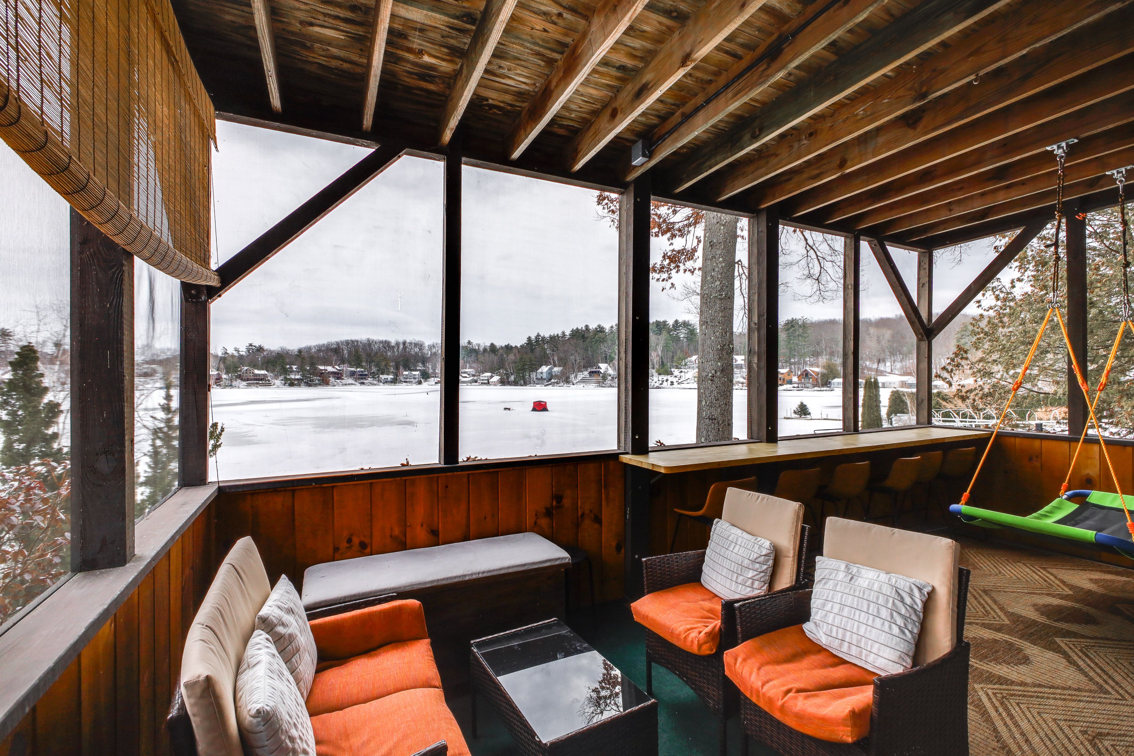 Screened Porch | Dining Area