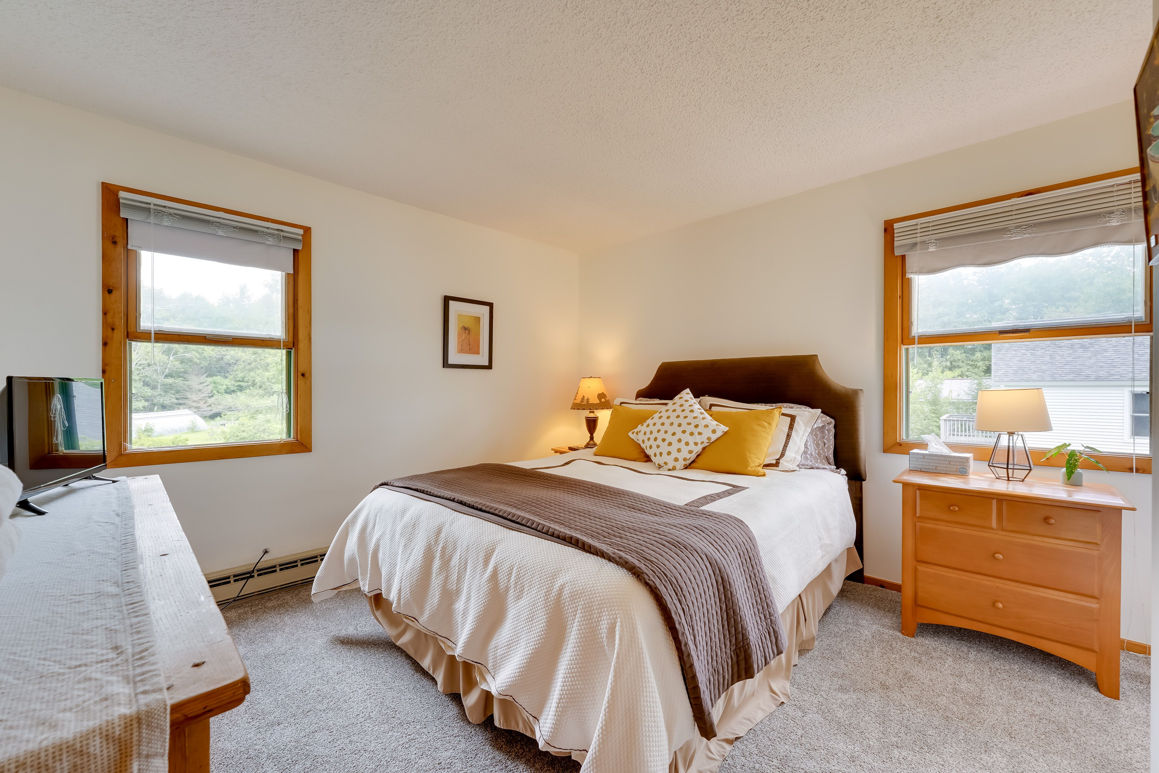 Bedroom 2 | Queen Bed