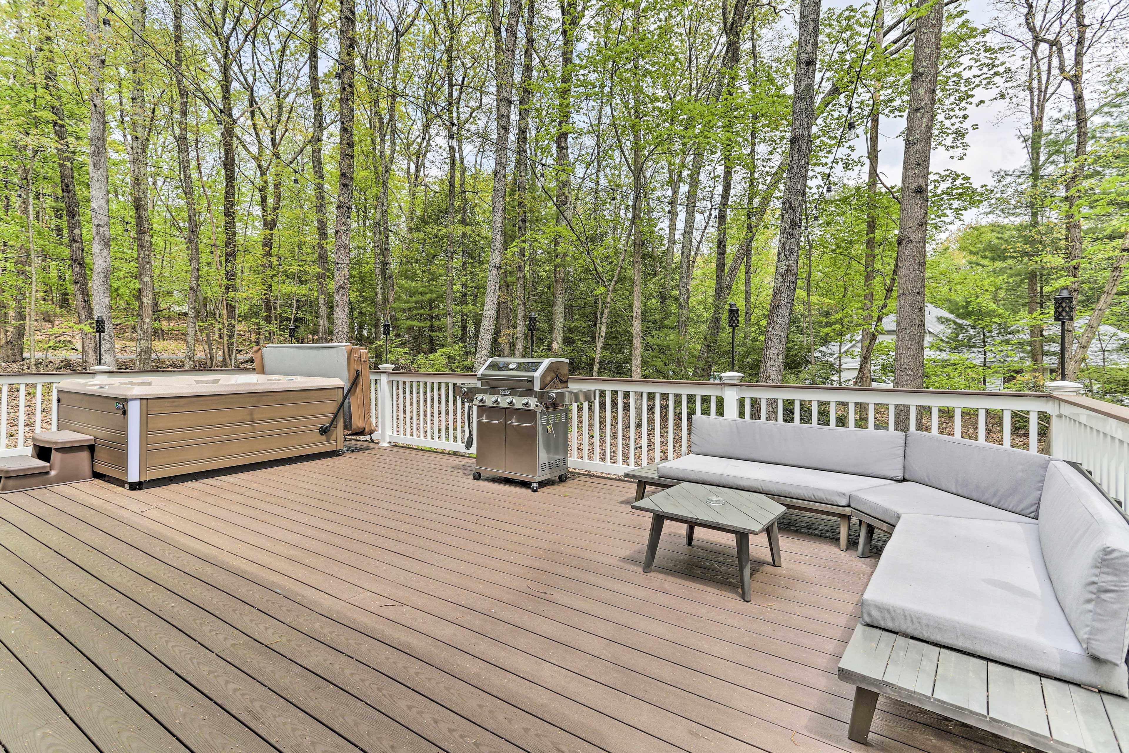 Deck | Gas Grill | Private Hot Tub