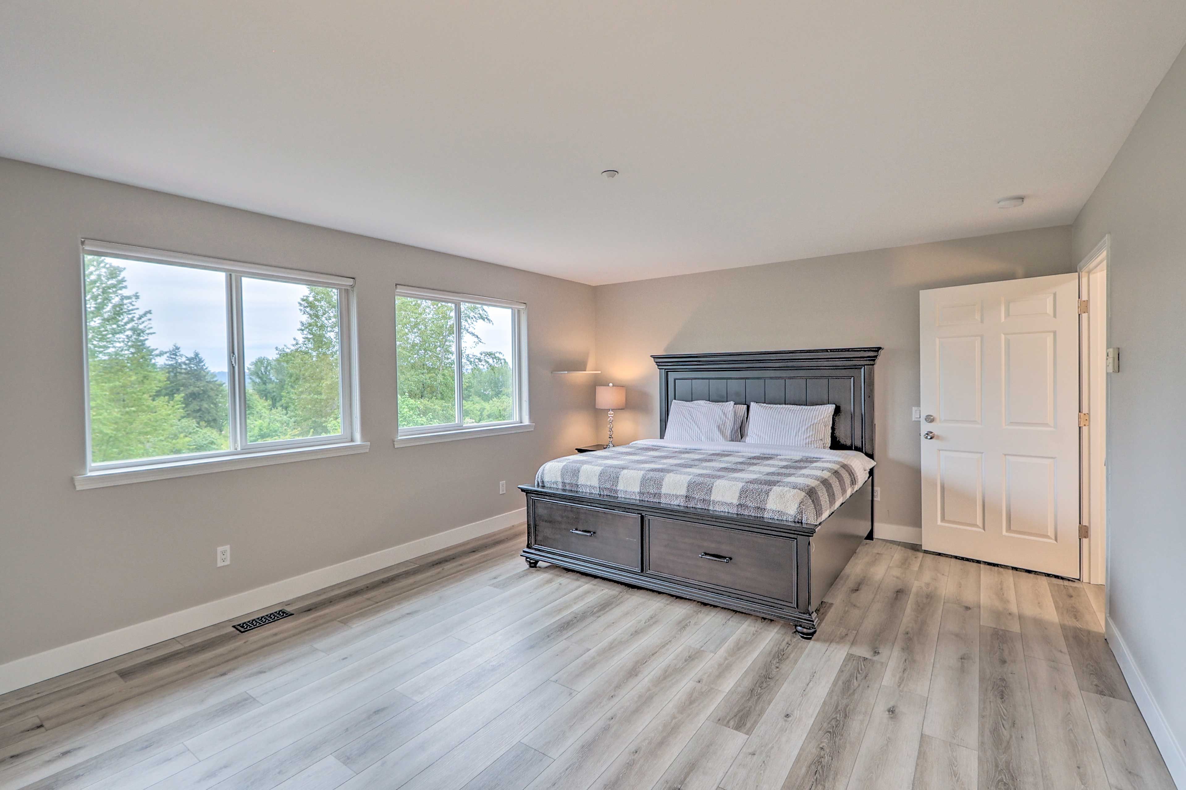 Bedroom 1 | King Bed | 2nd Floor | Linens Provided