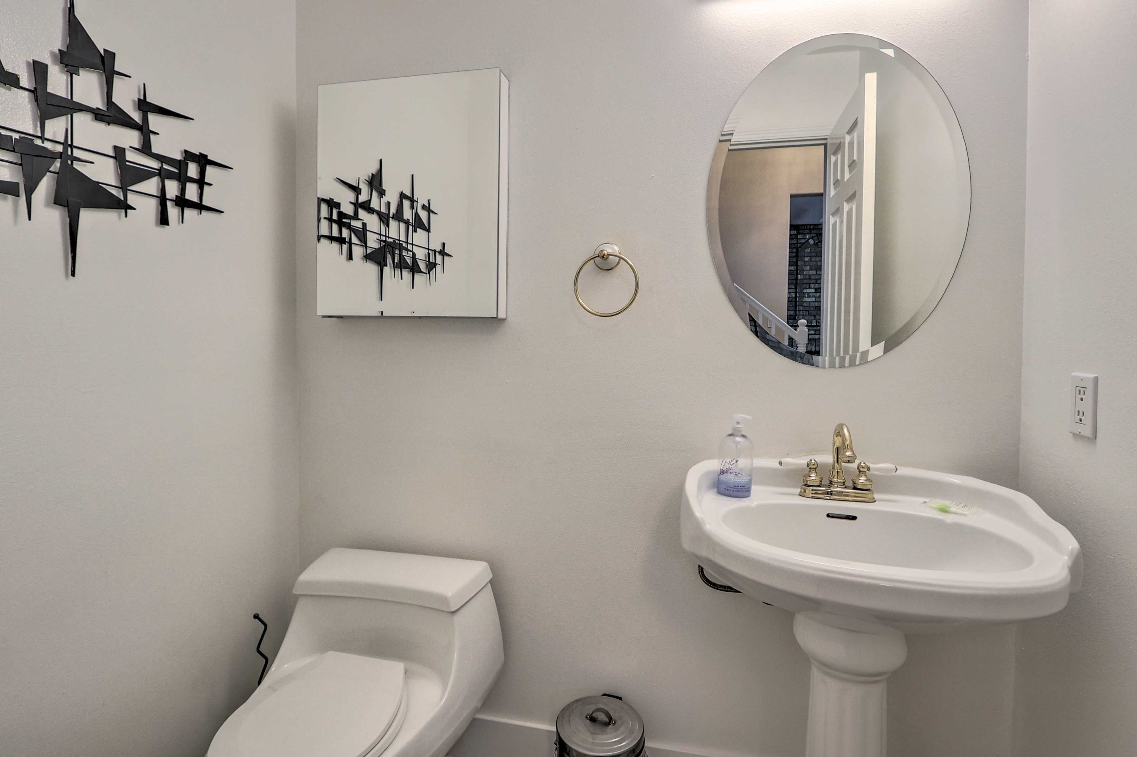 Half Bathroom | 1st Floor