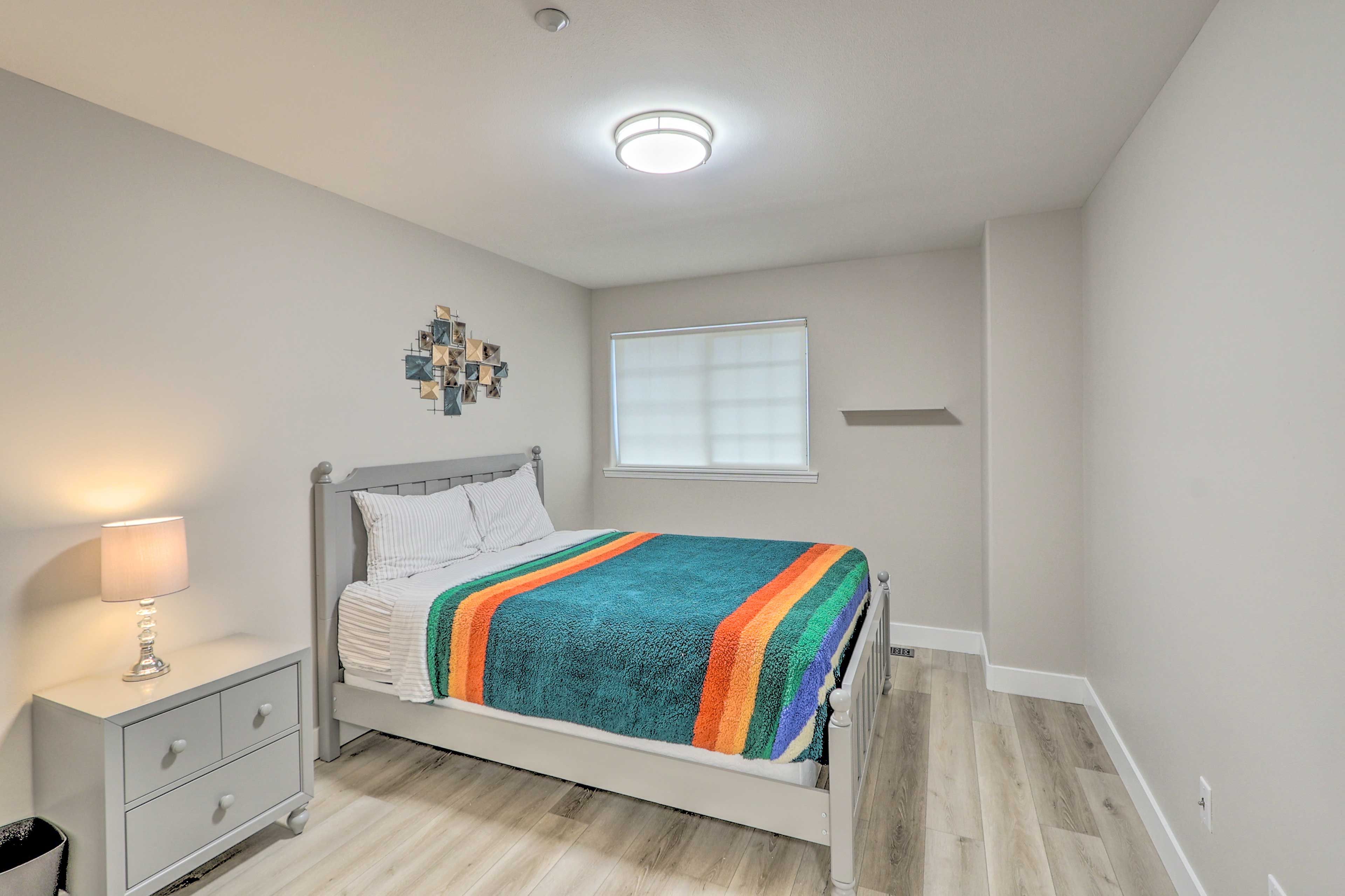 Bedroom 2 | 2nd Floor | Queen Bed