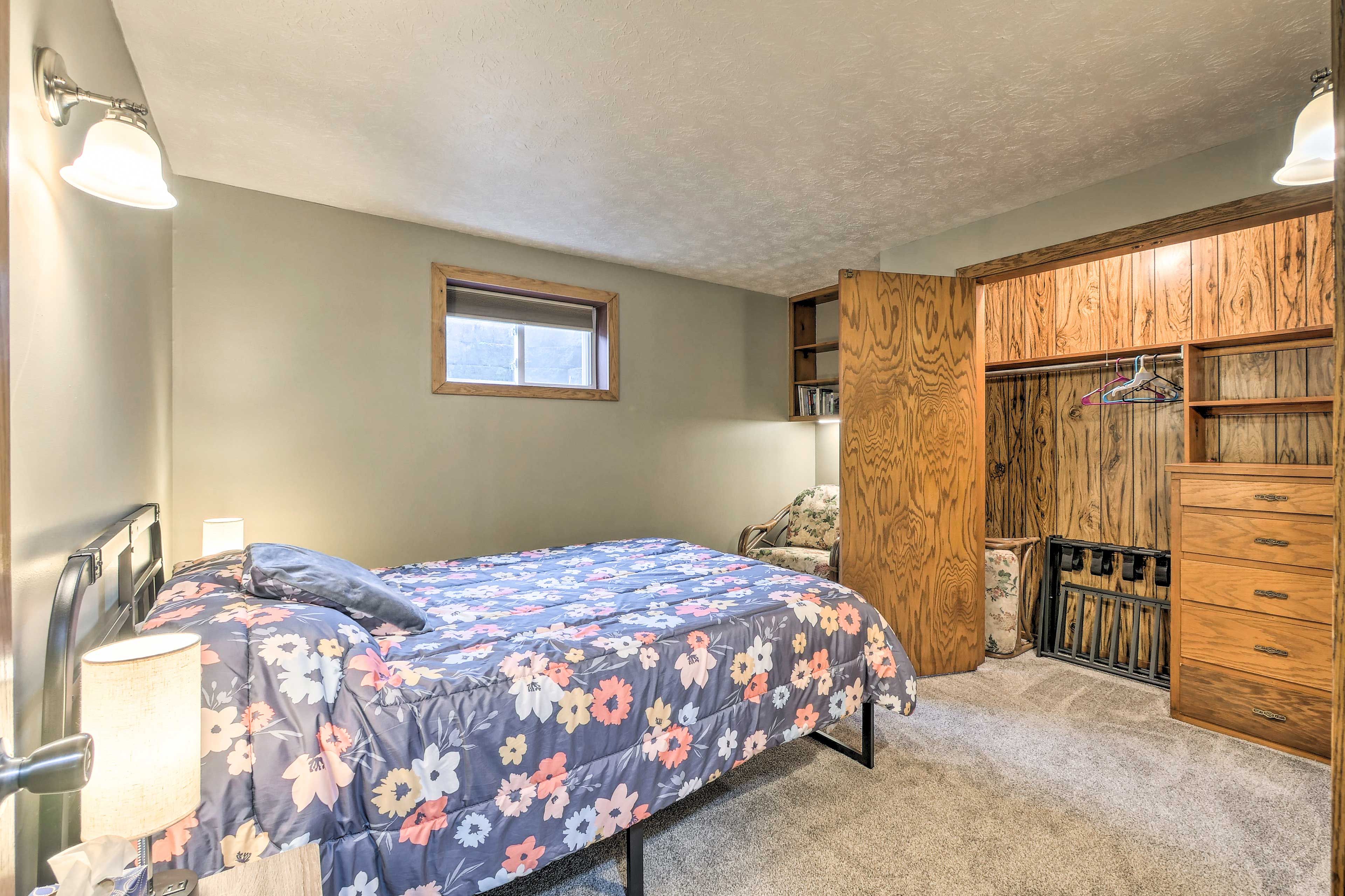 Bedroom 1 | Queen Bed | Linens Provided